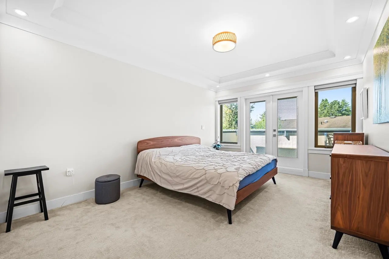 7860 Thormanby Crescent