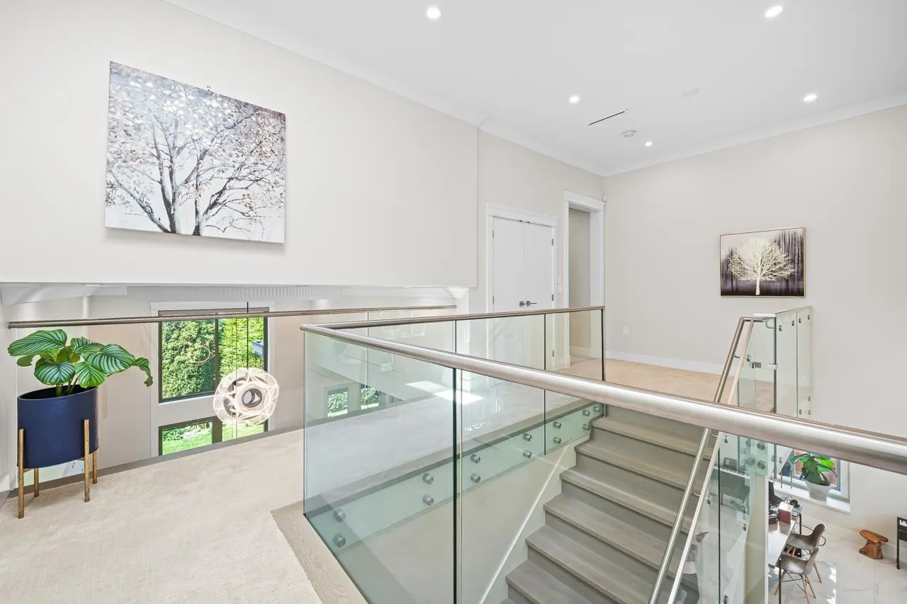 7860 Thormanby Crescent