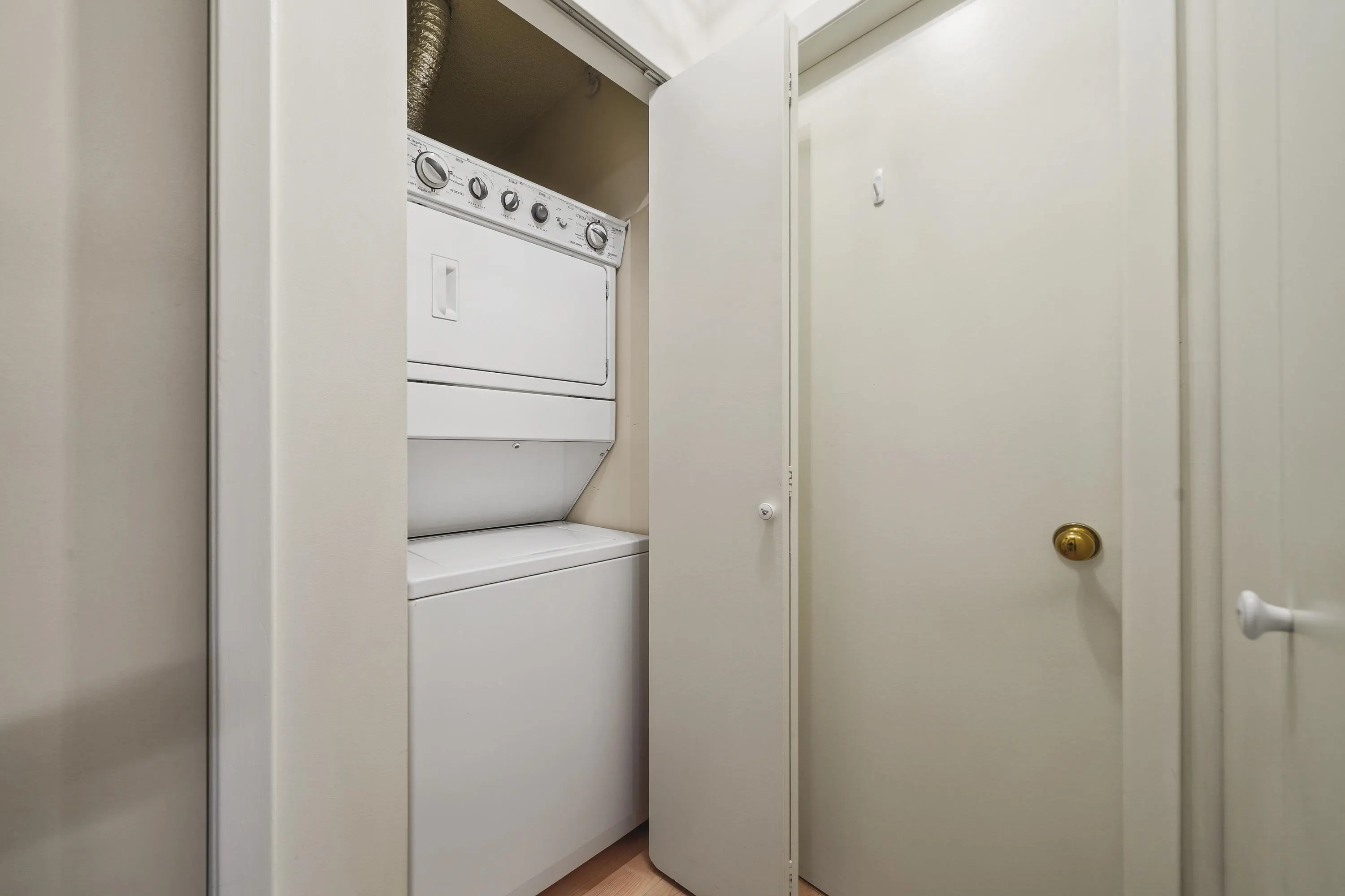 1405 6070 Mcmurray Avenue