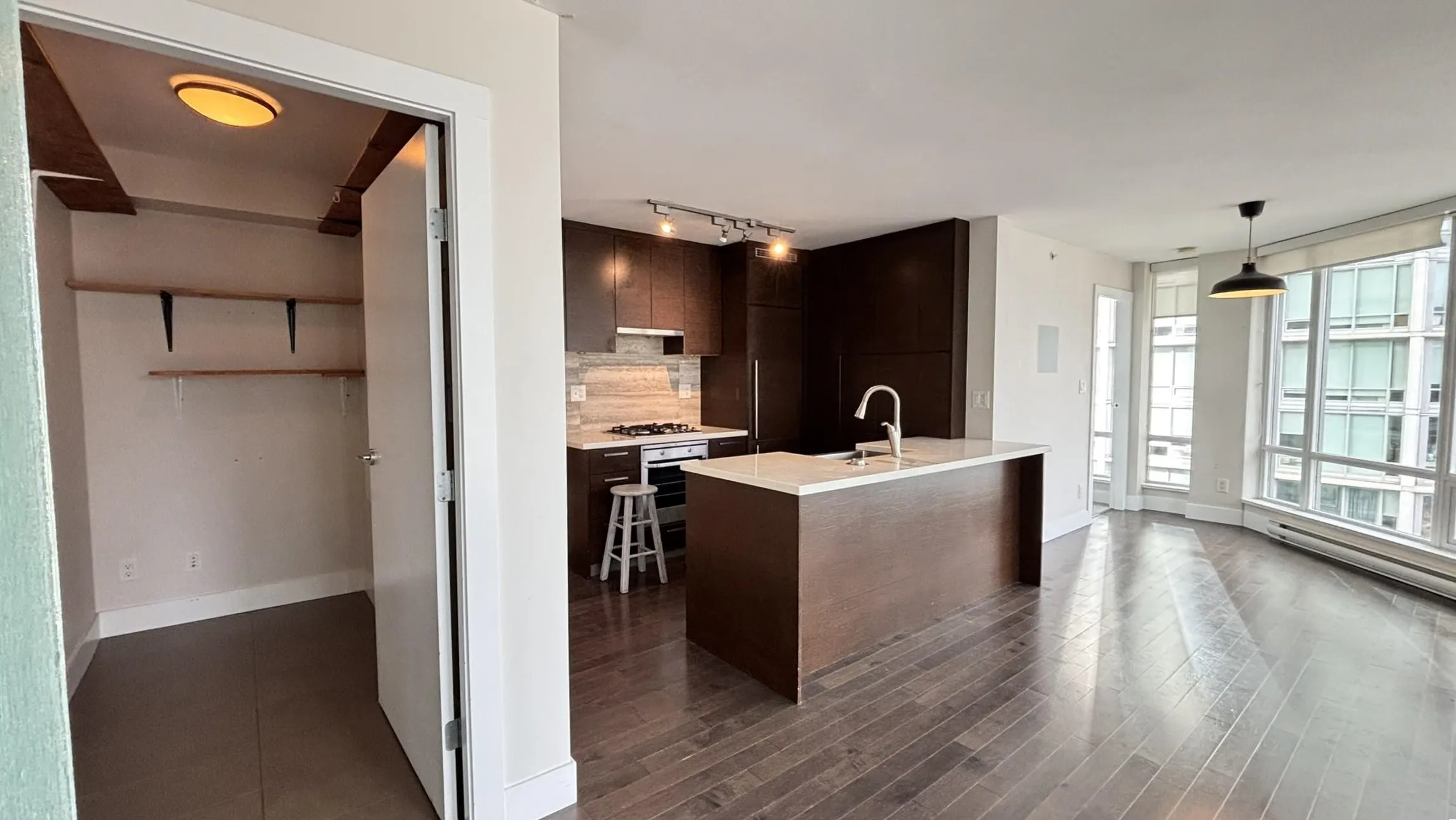 1601 535 Smithe Street