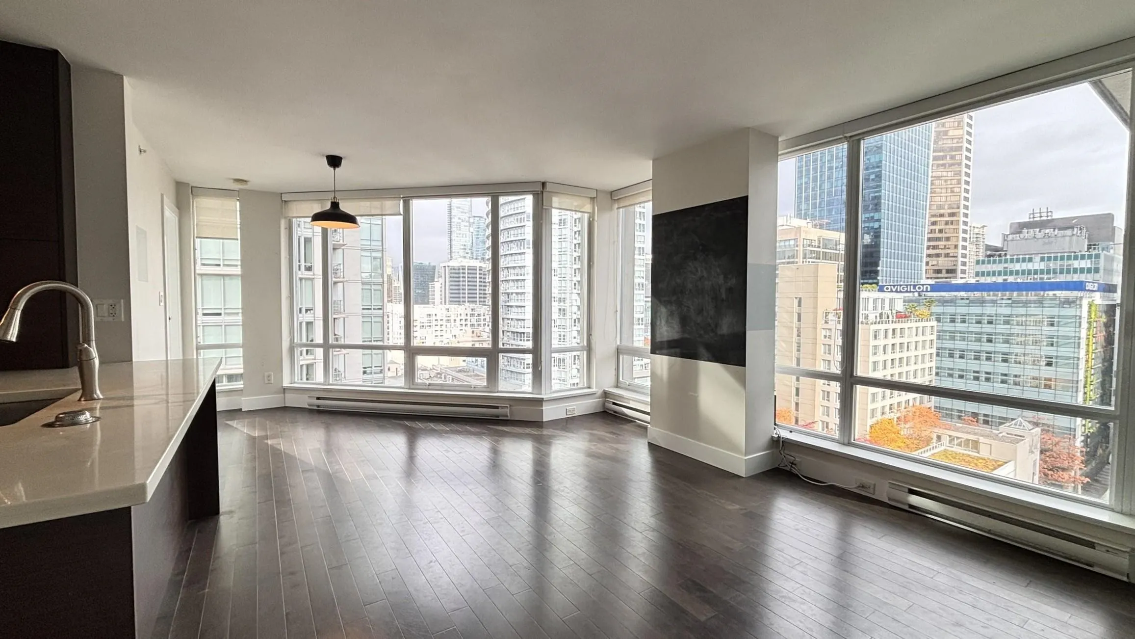 1601 535 Smithe Street