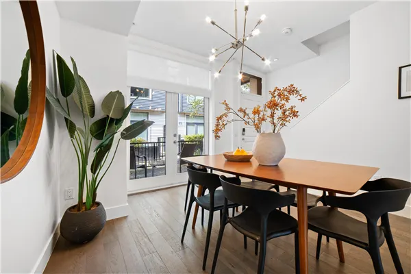 7458 Granville Street