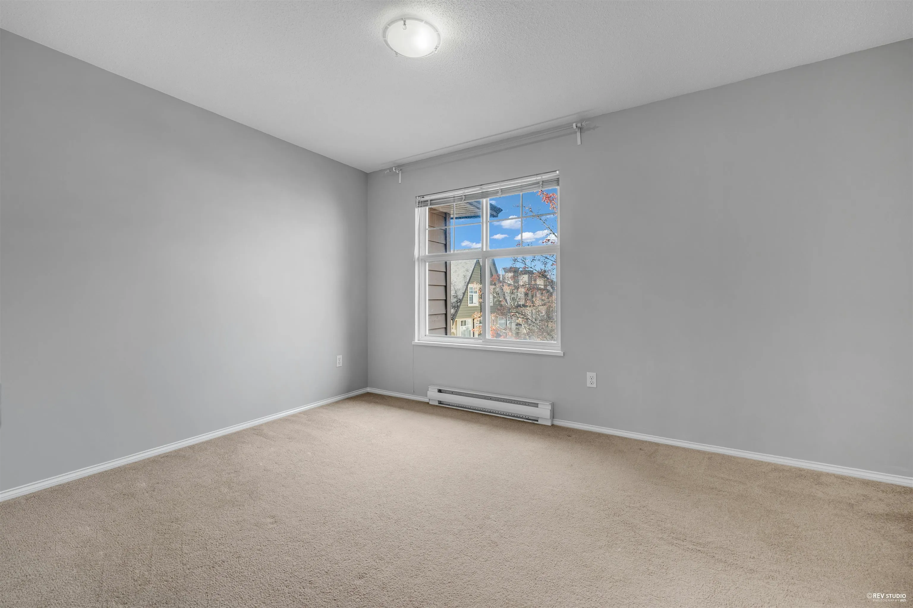 88 3711 Robson Court