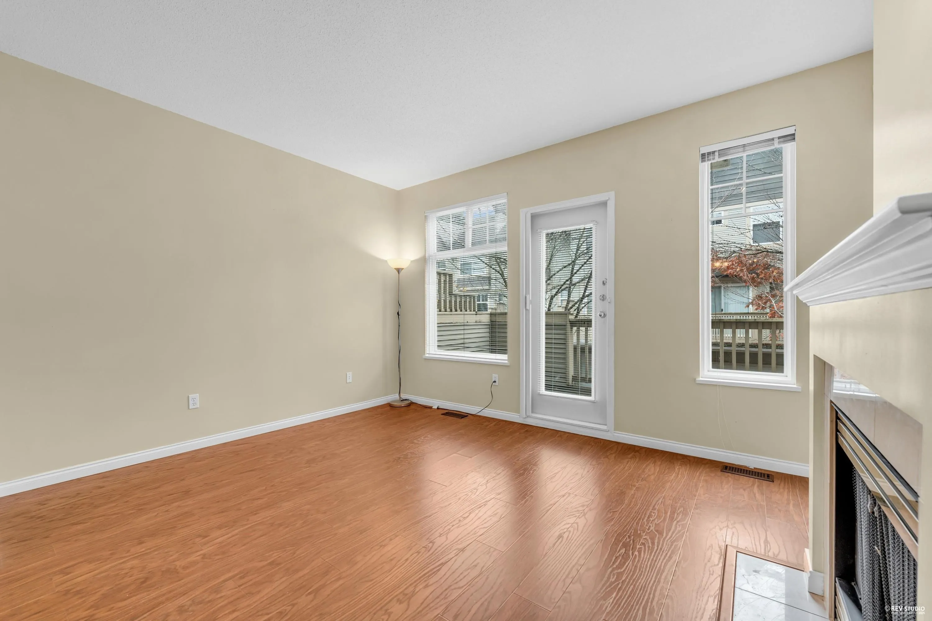 88 3711 Robson Court