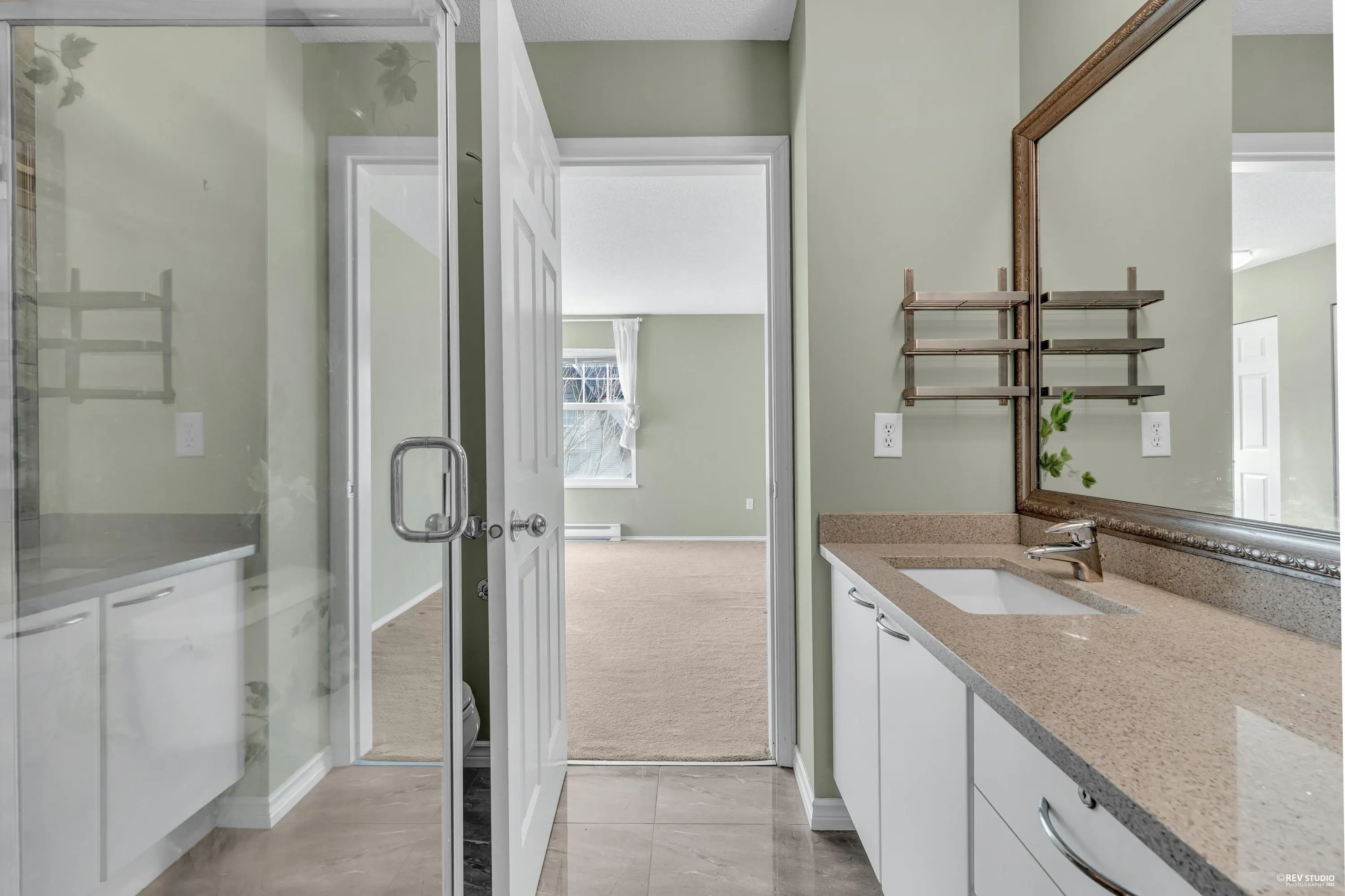 88 3711 Robson Court