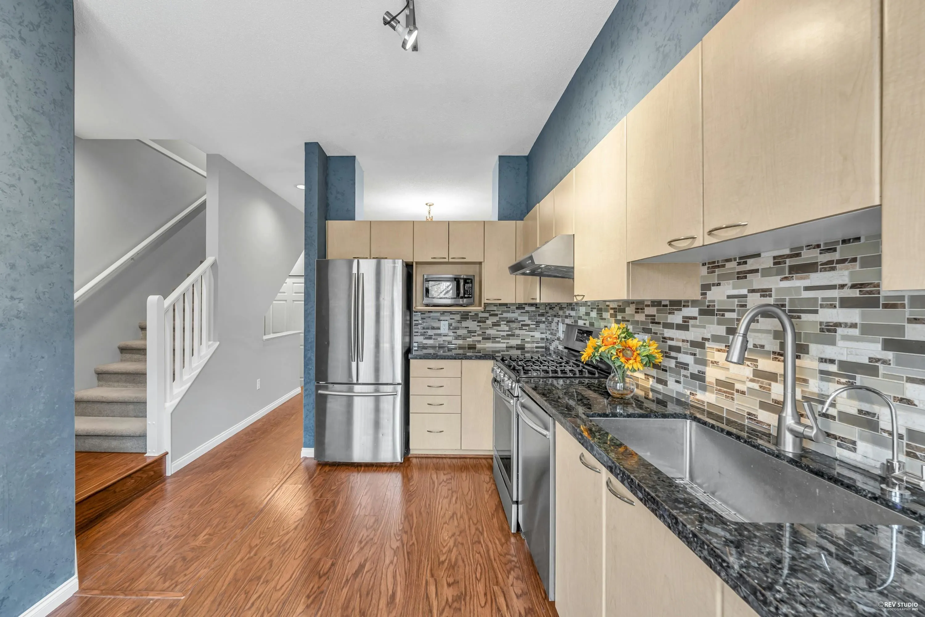 88 3711 Robson Court