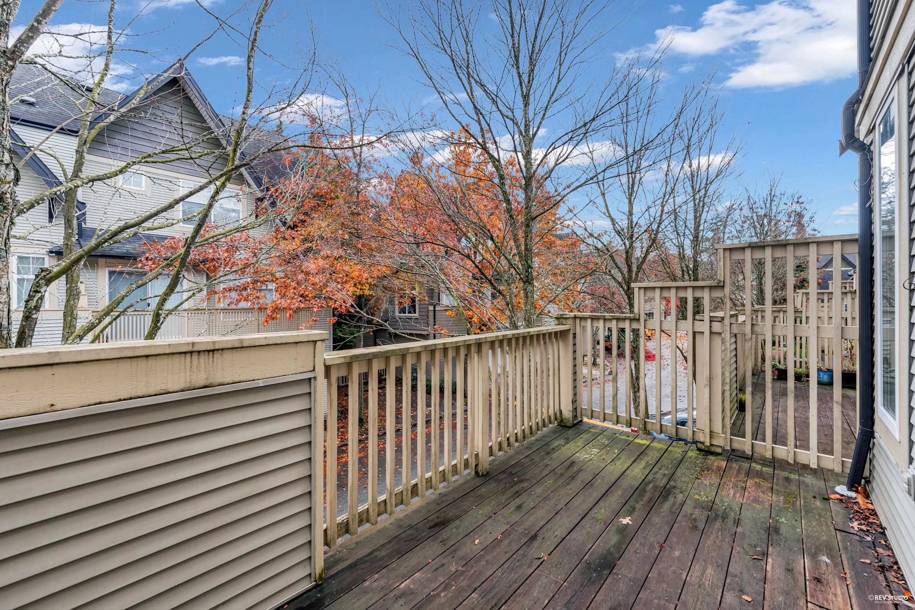 88 3711 Robson Court