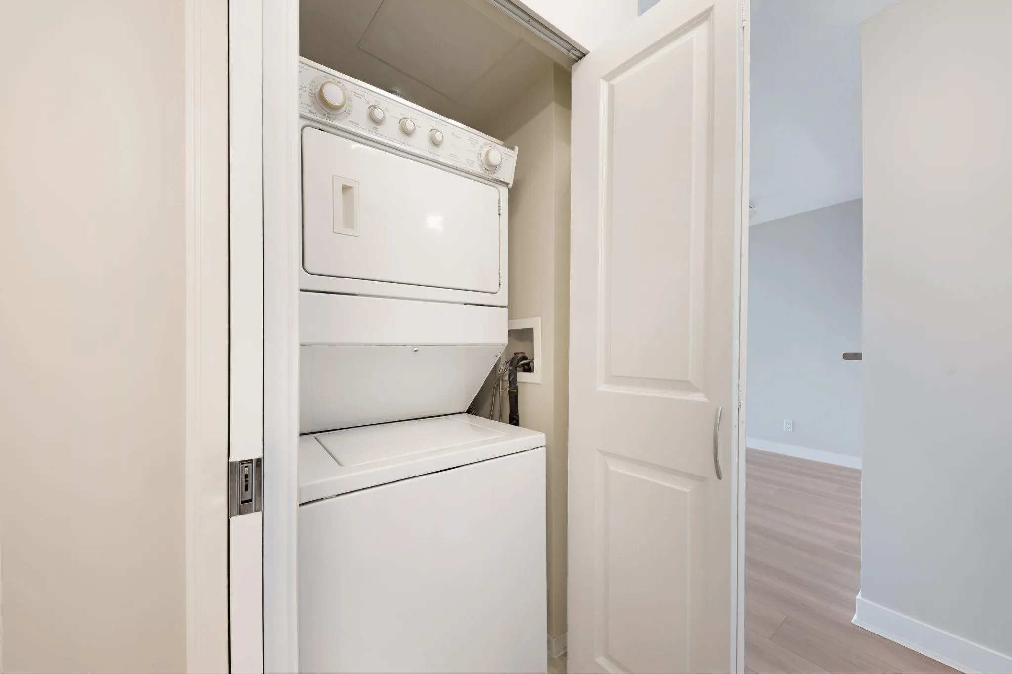 2410 5380 Oben Street