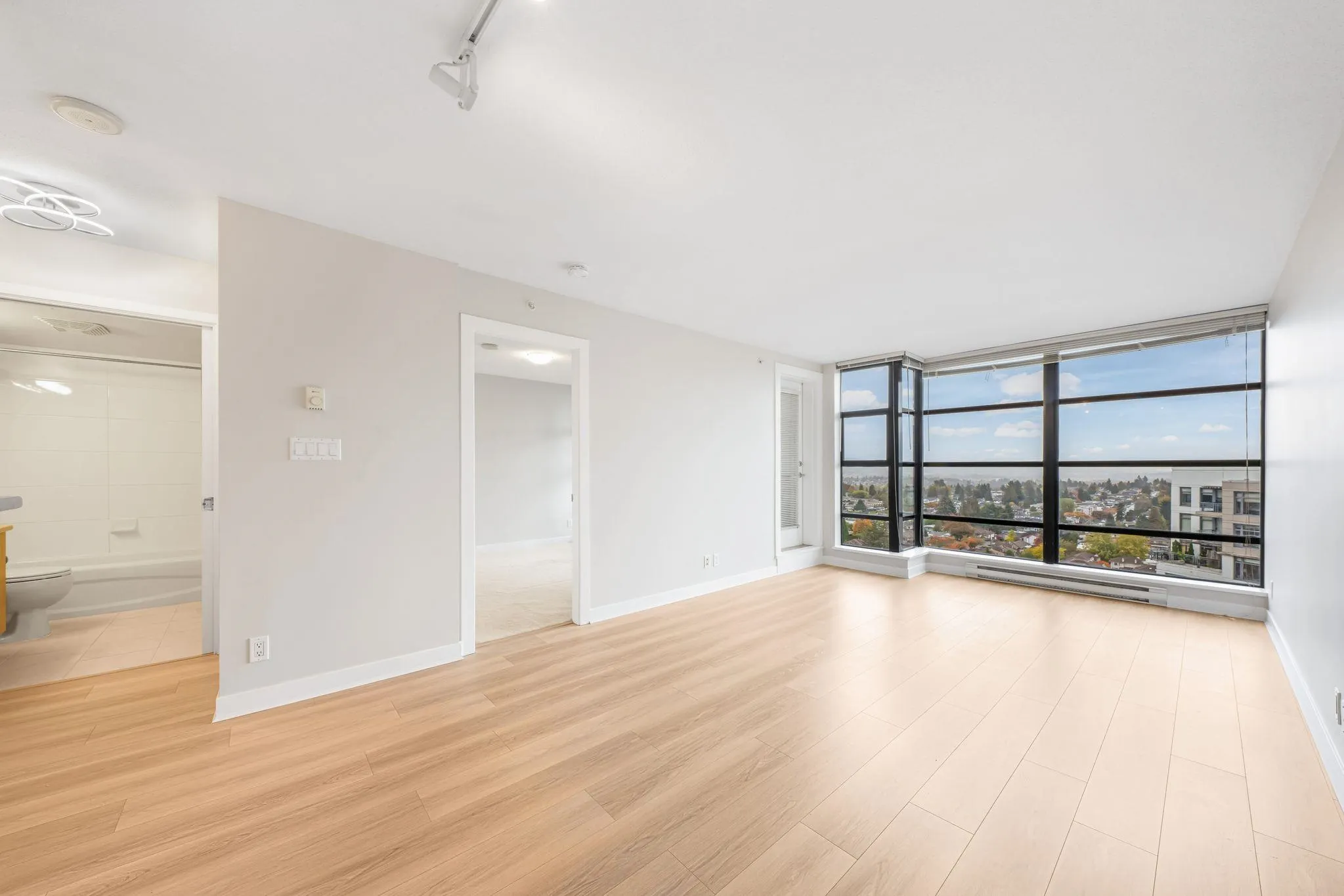 2410 5380 Oben Street