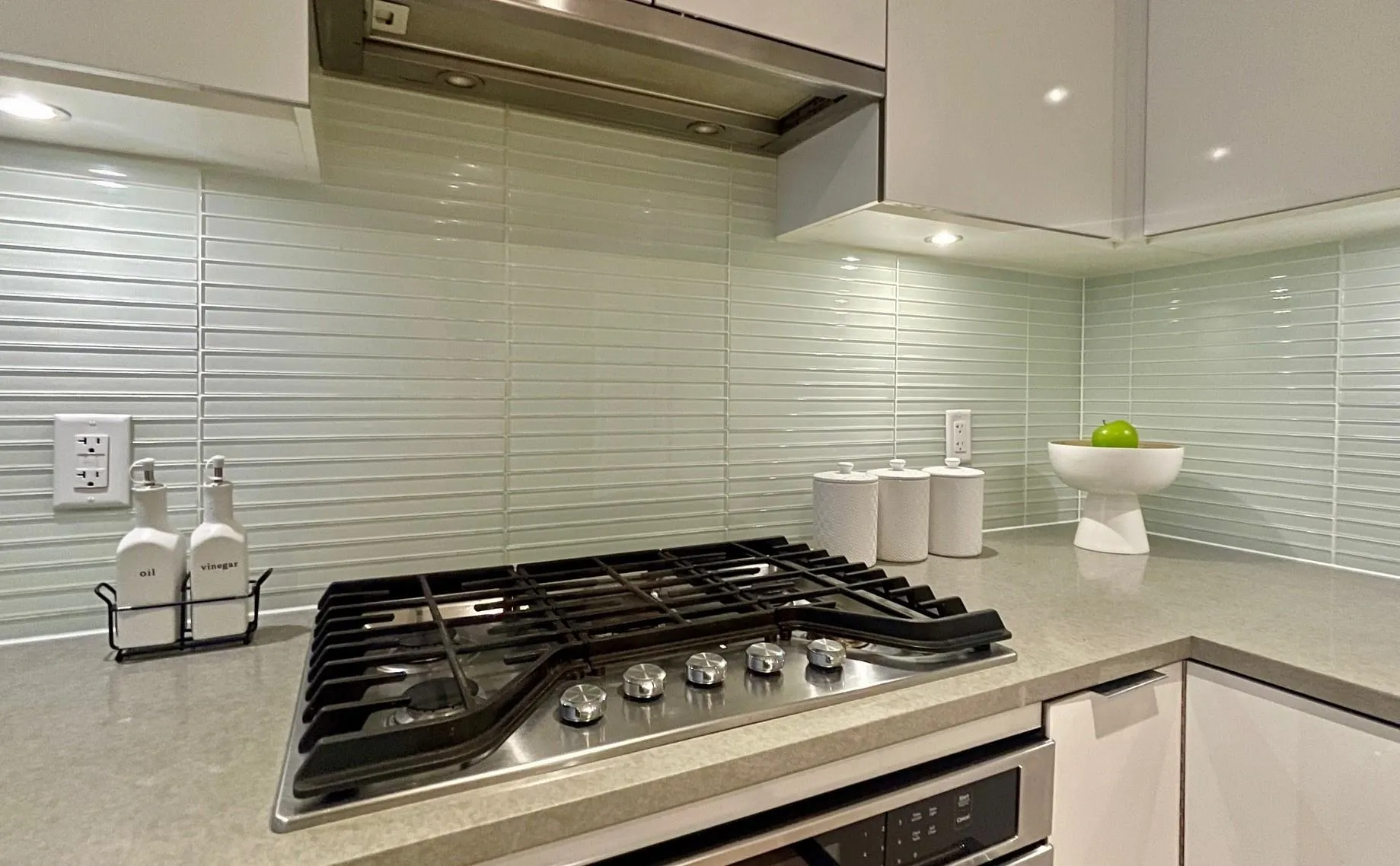 2502 6638 Dunblane Avenue