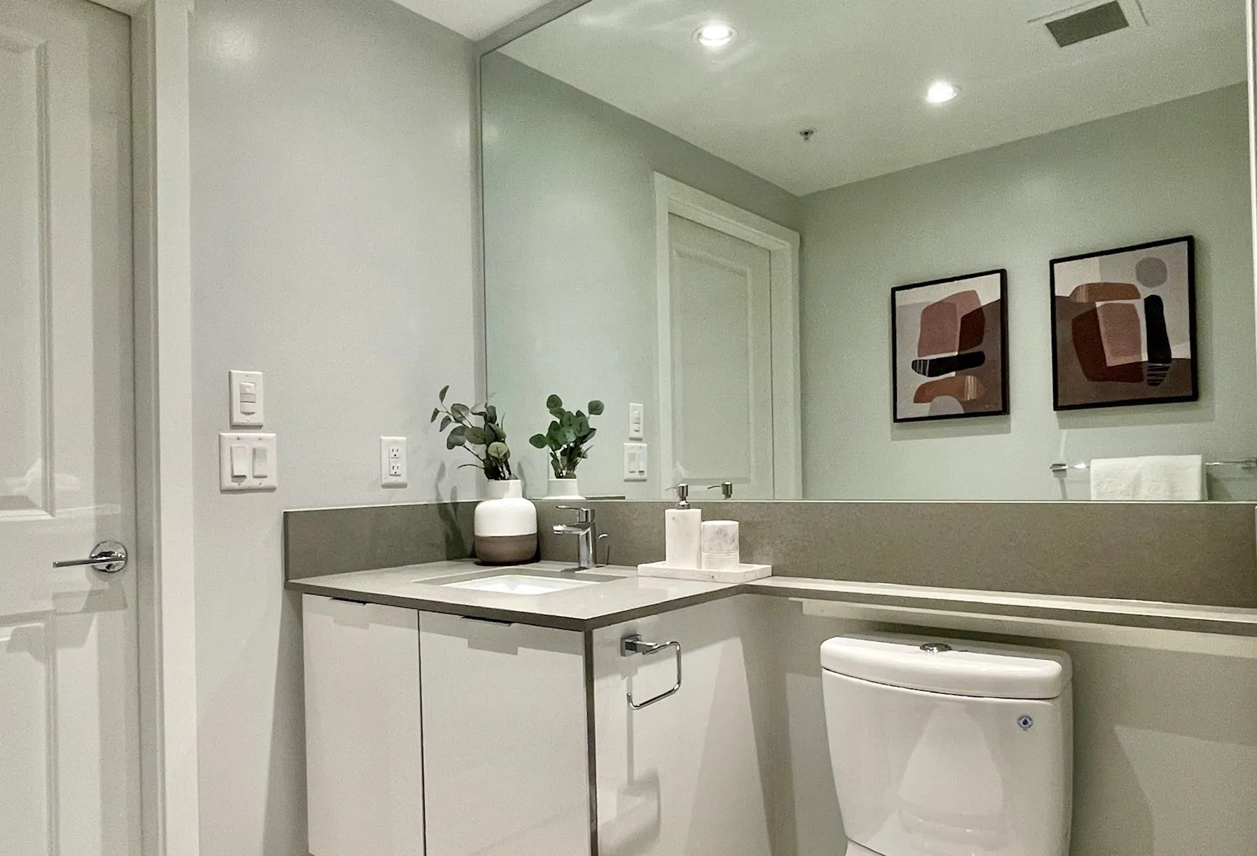 2502 6638 Dunblane Avenue