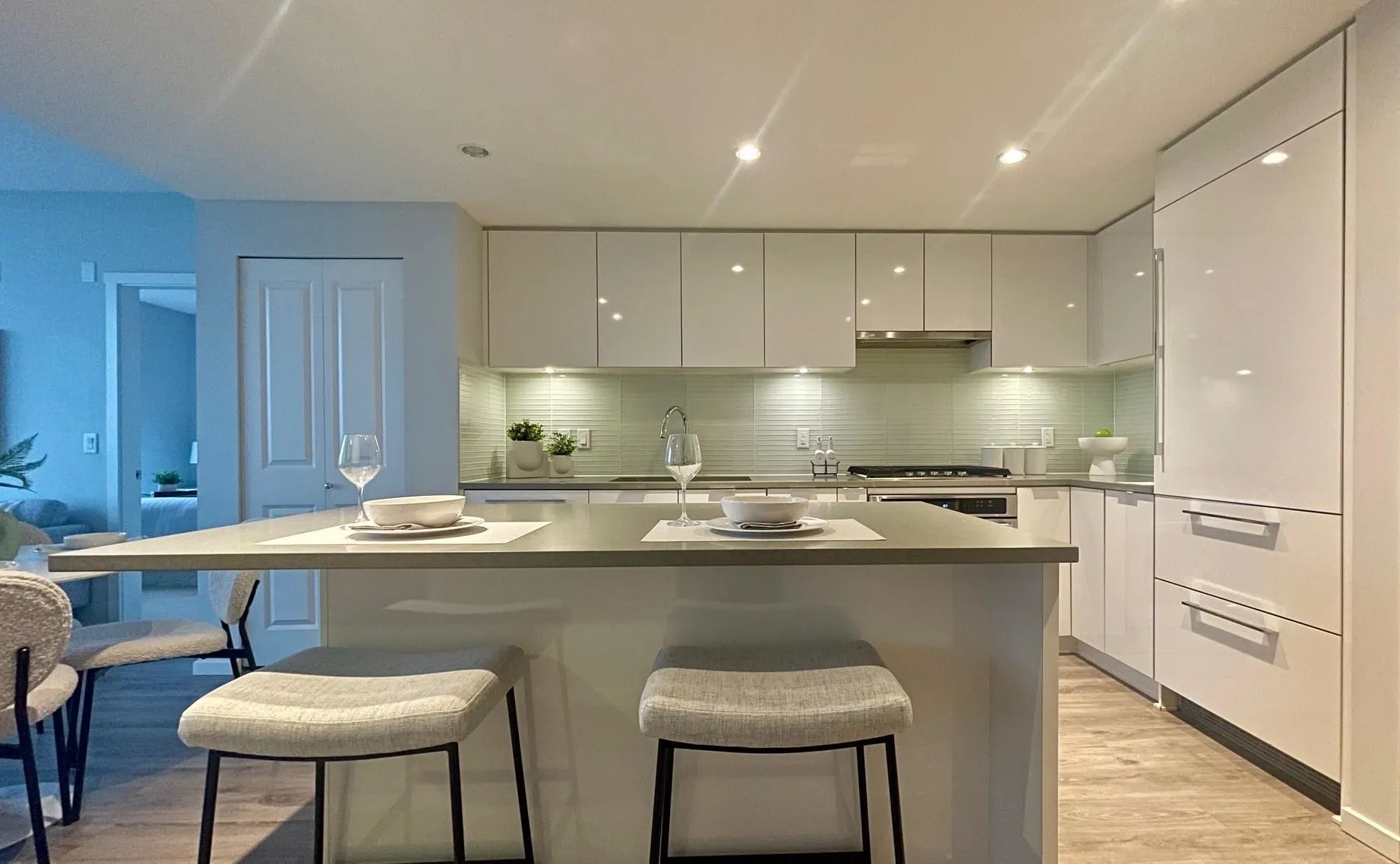 2502 6638 Dunblane Avenue