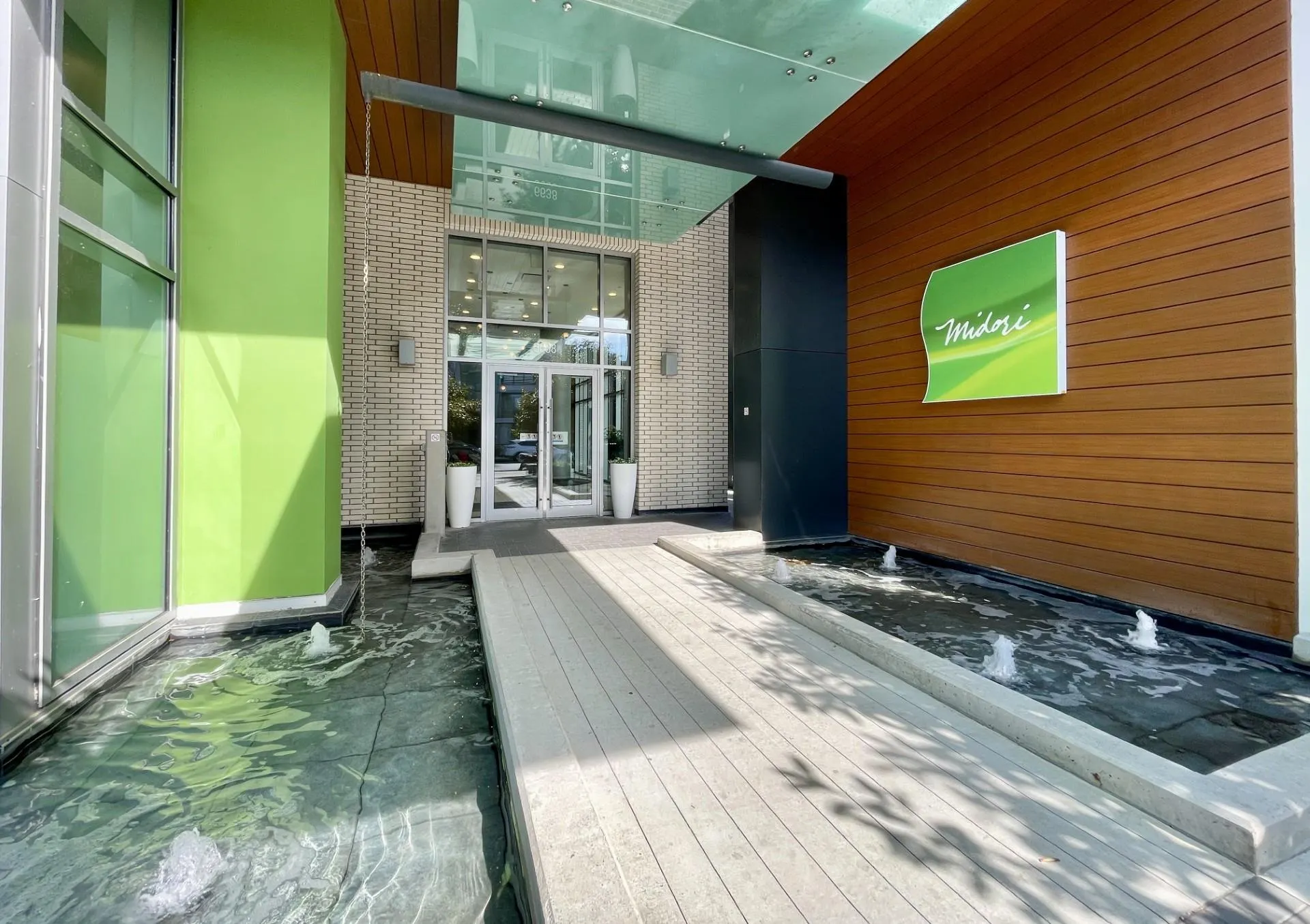 2502 6638 Dunblane Avenue