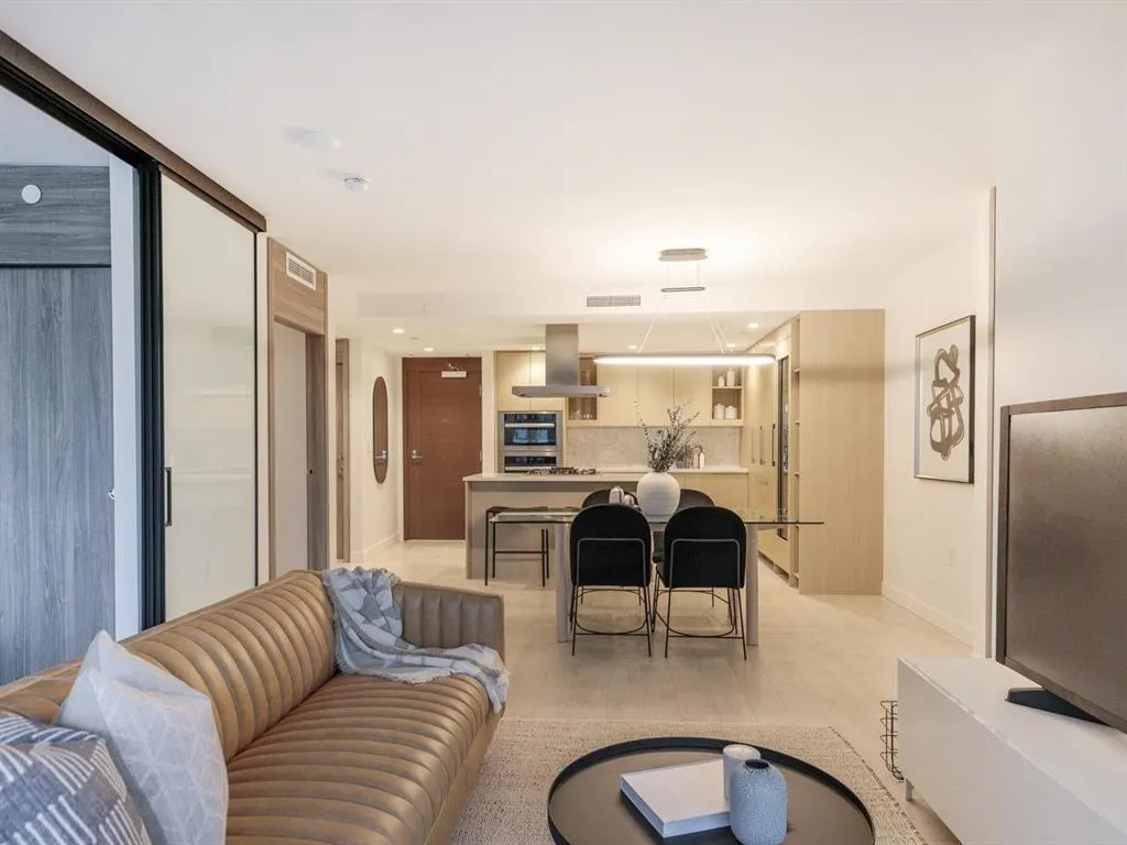 911 1768 Cook Street