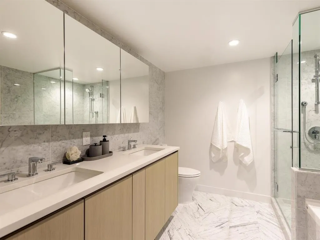 911 1768 Cook Street