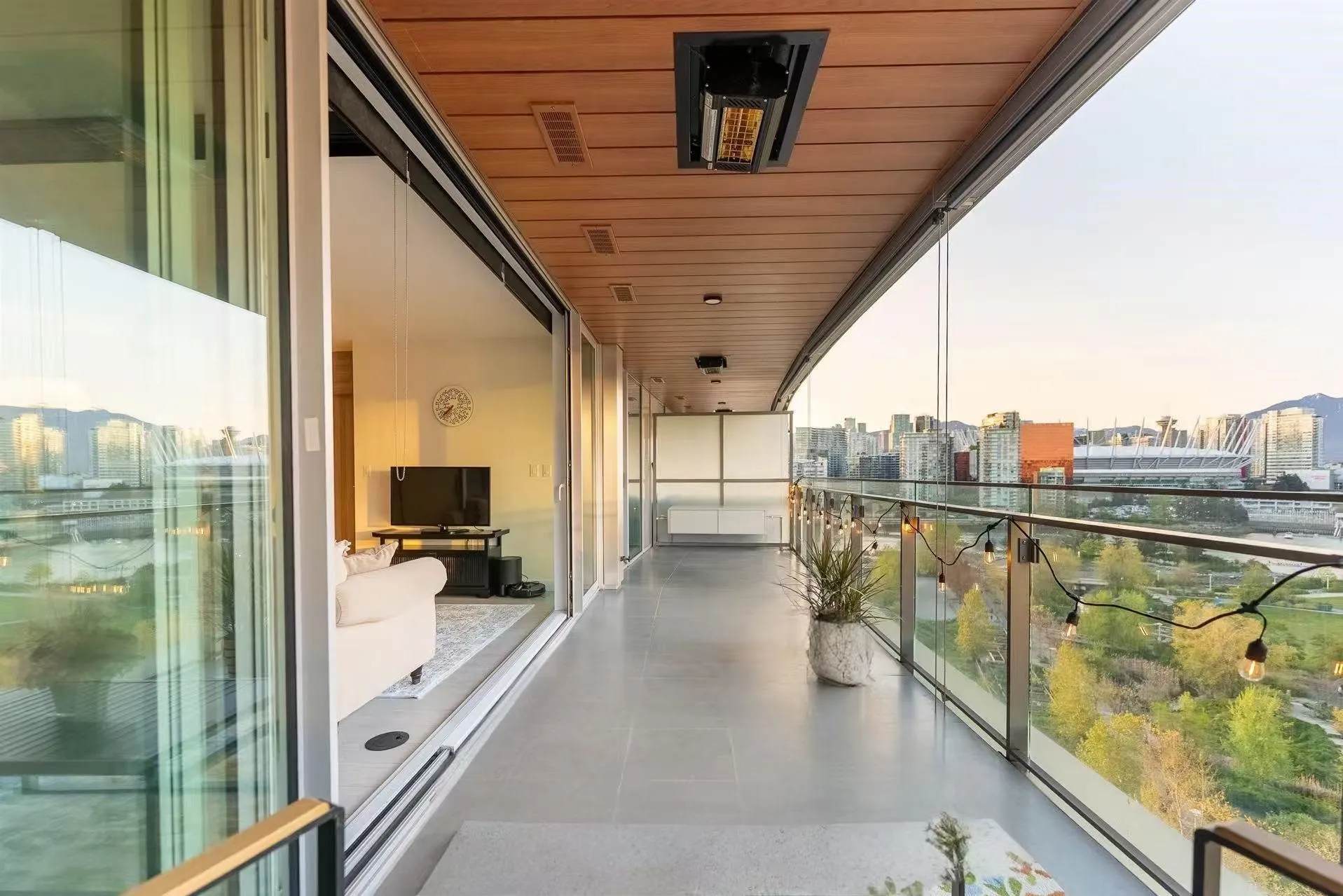 911 1768 Cook Street