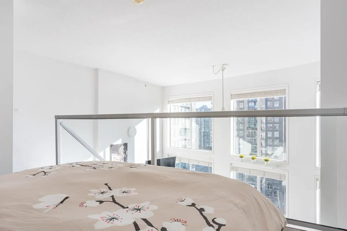 909 933 Seymour Street