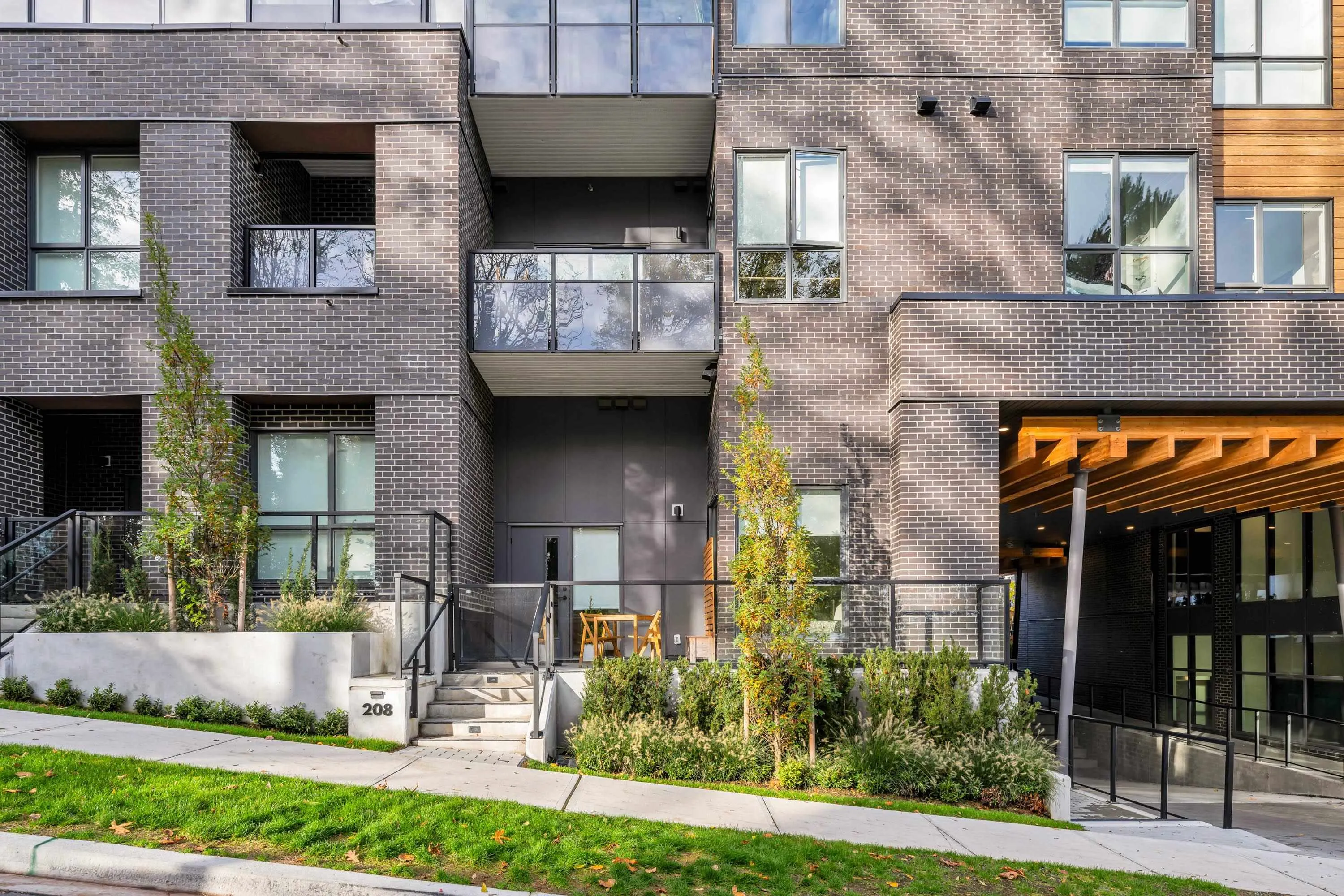 208 19577 65b Avenue