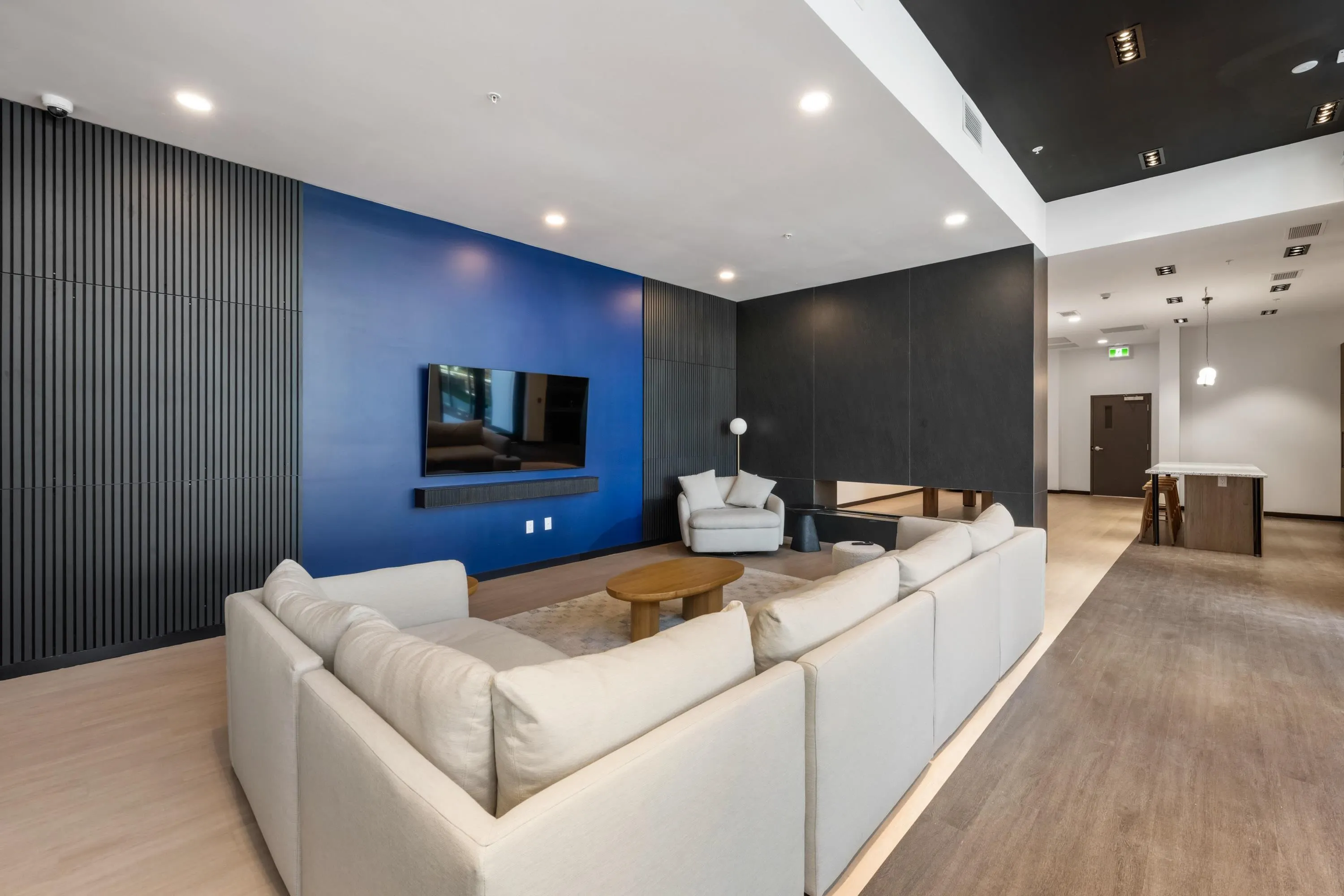 208 19577 65b Avenue