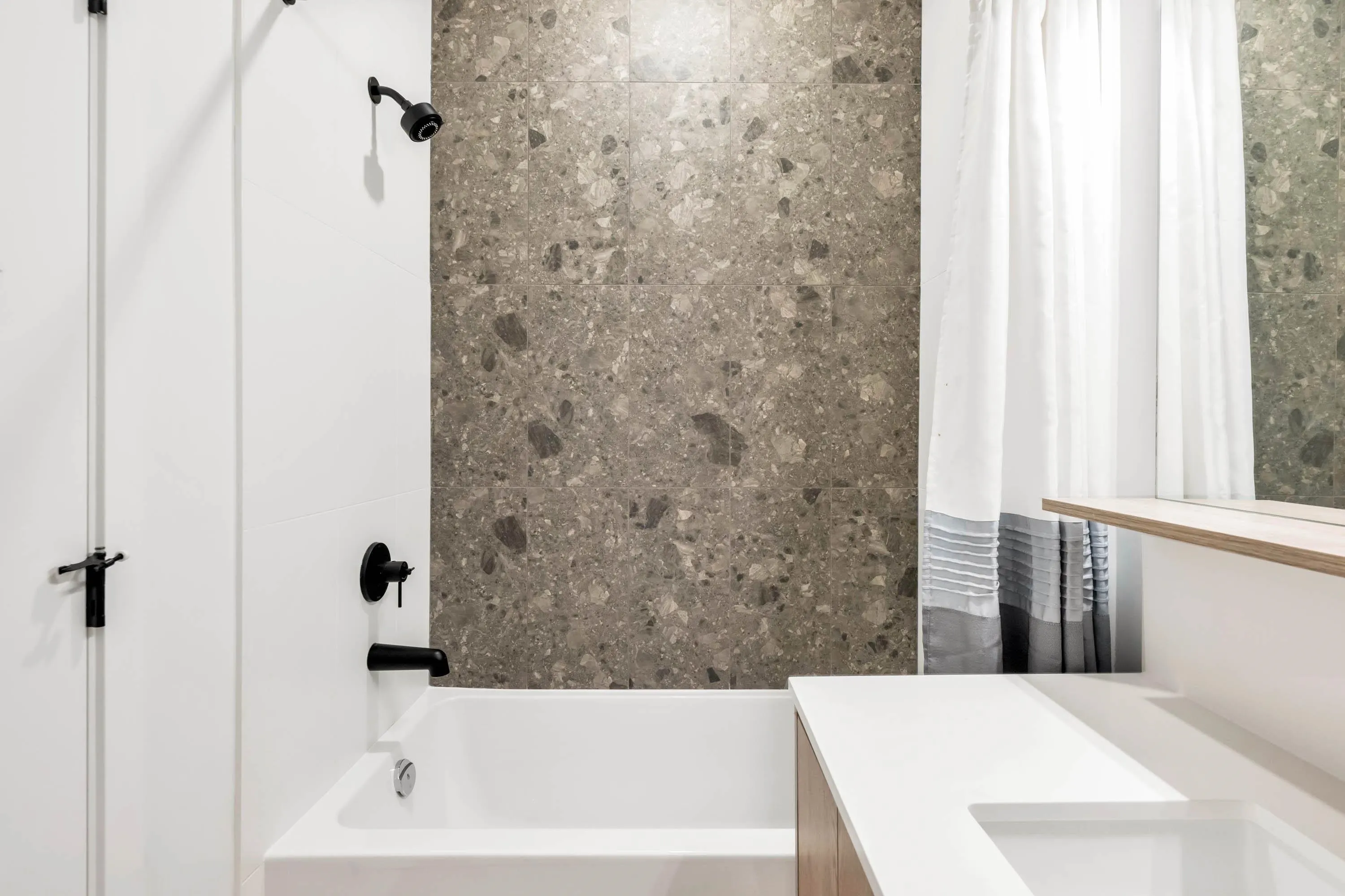 208 19577 65b Avenue