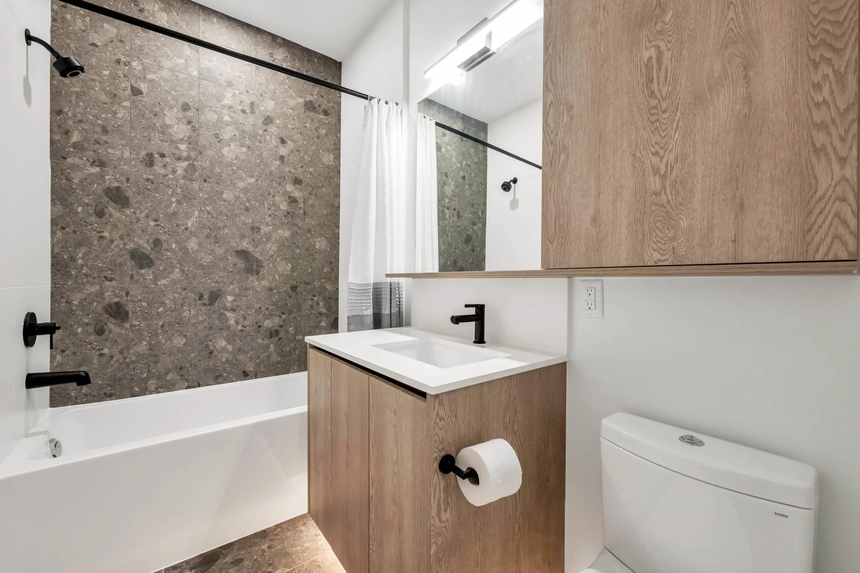 208 19577 65b Avenue