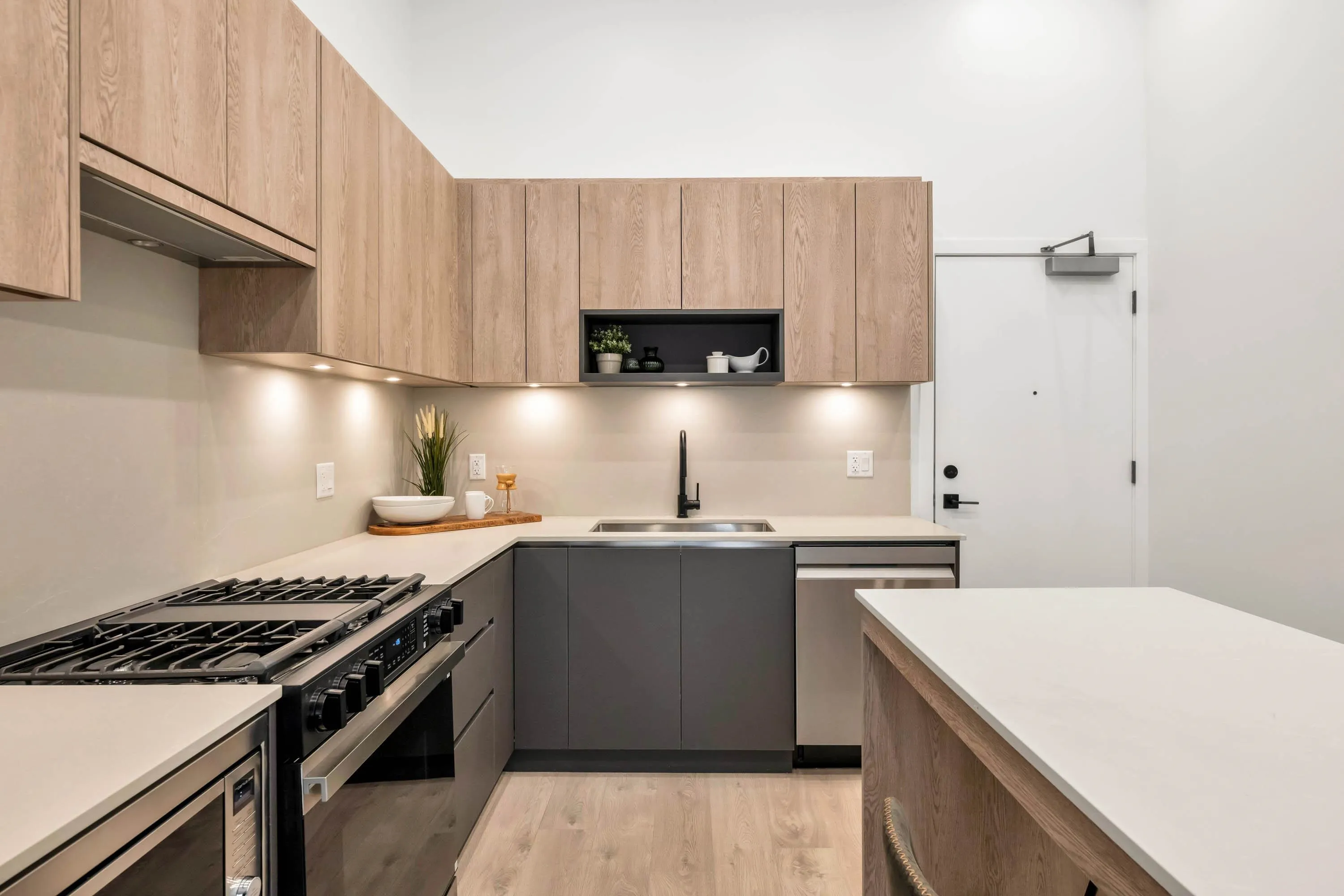 208 19577 65b Avenue