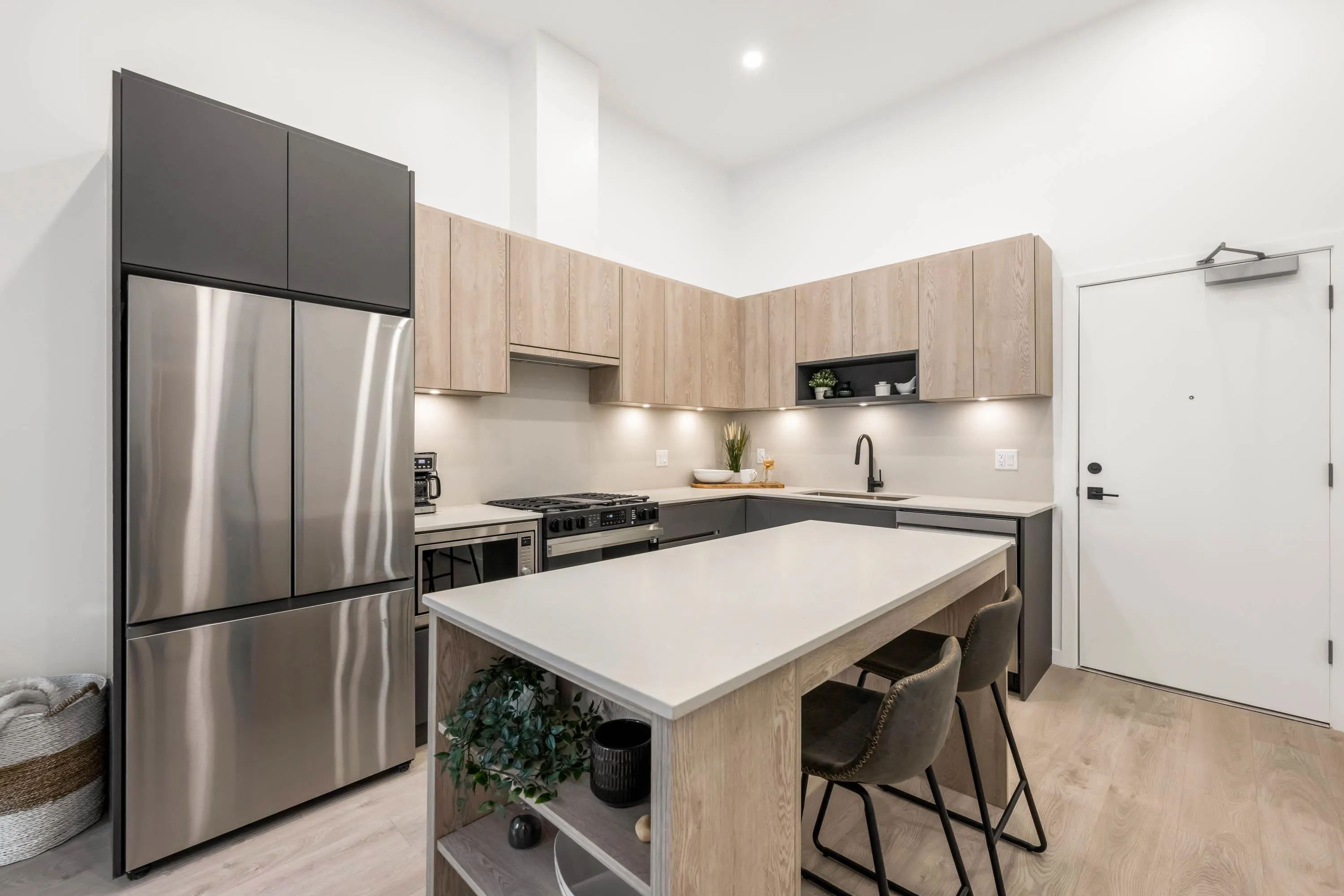 208 19577 65b Avenue