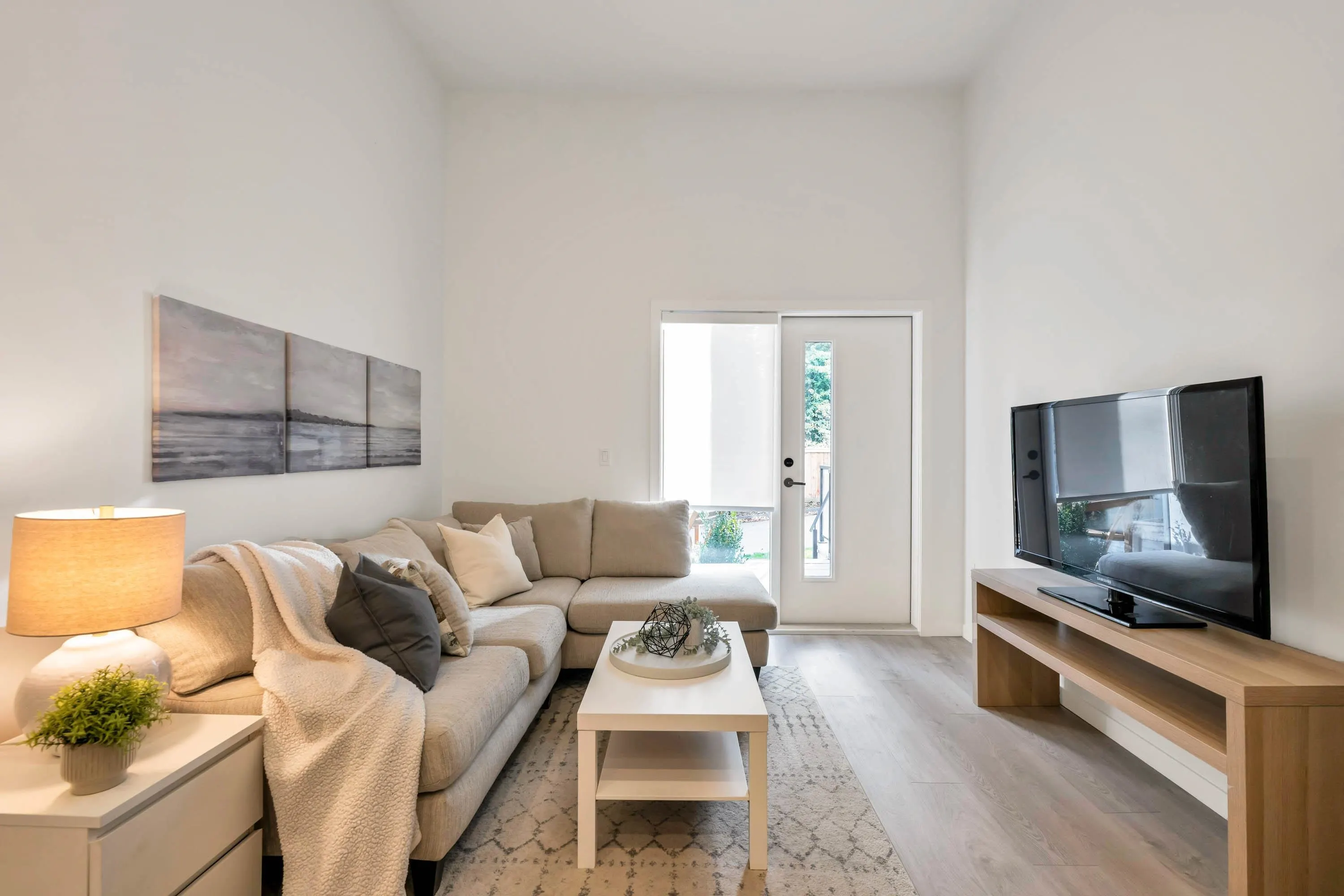 208 19577 65b Avenue