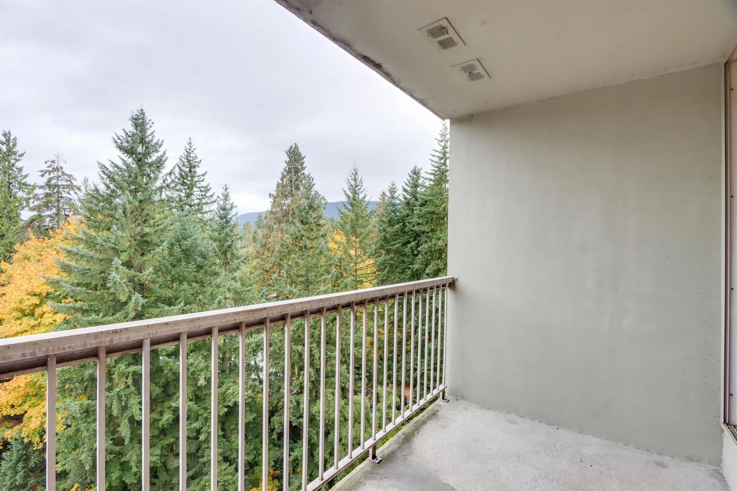 1212 2016 Fullerton Avenue