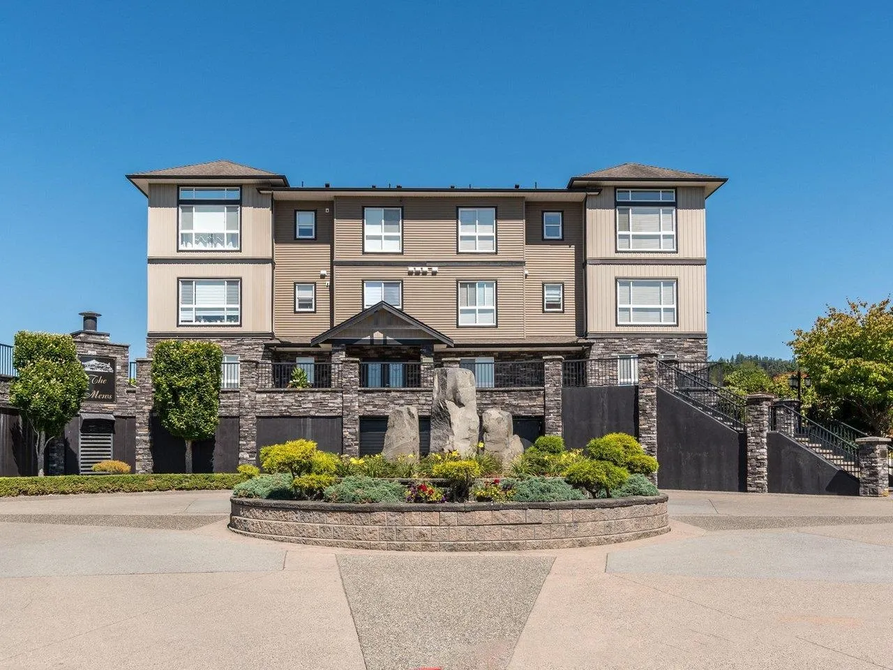 307 33755 7th Avenue