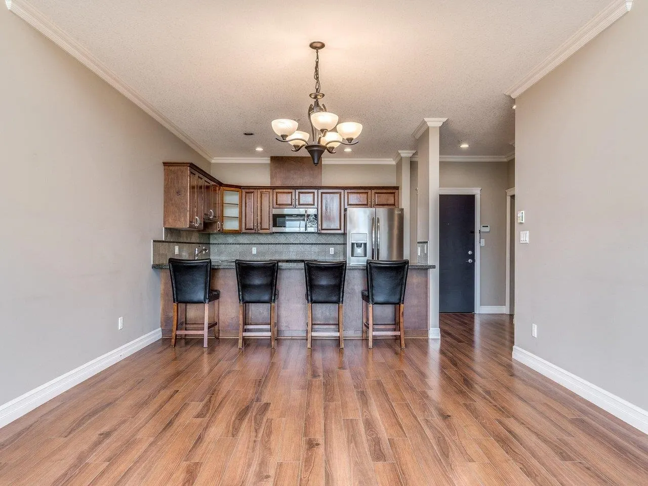 307 33755 7th Avenue