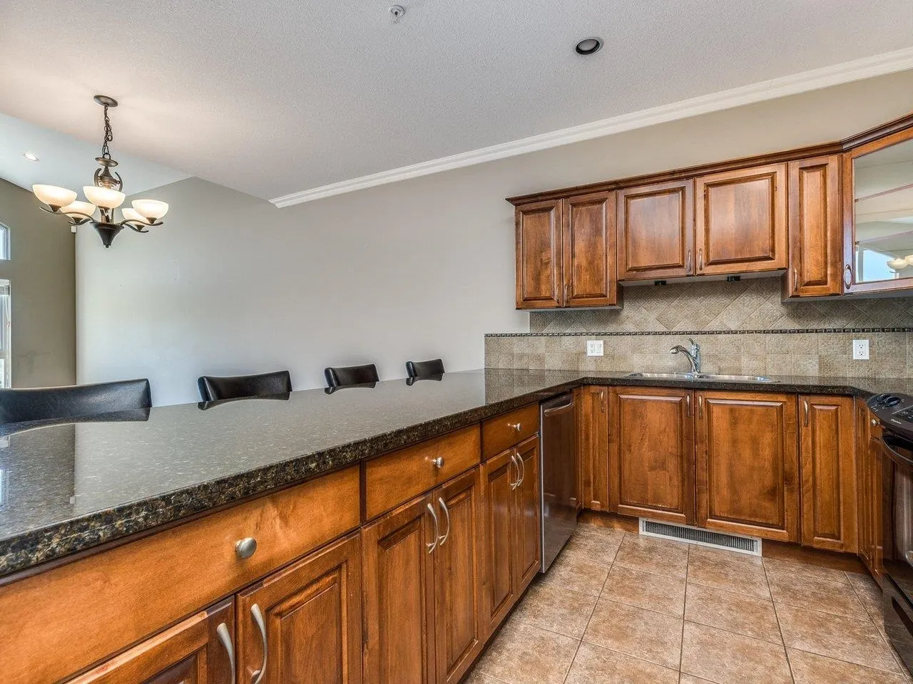 307 33755 7th Avenue