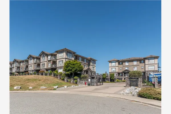 307 33755 7th Avenue