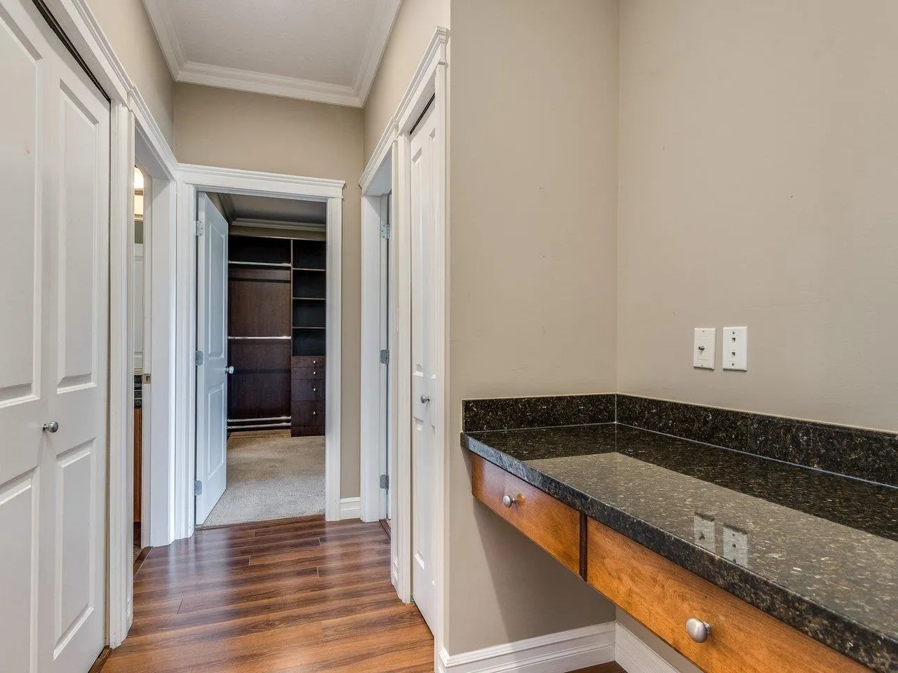 307 33755 7th Avenue