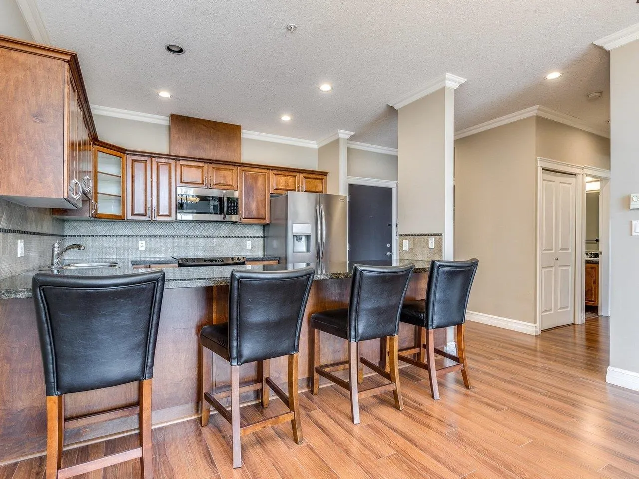 307 33755 7th Avenue