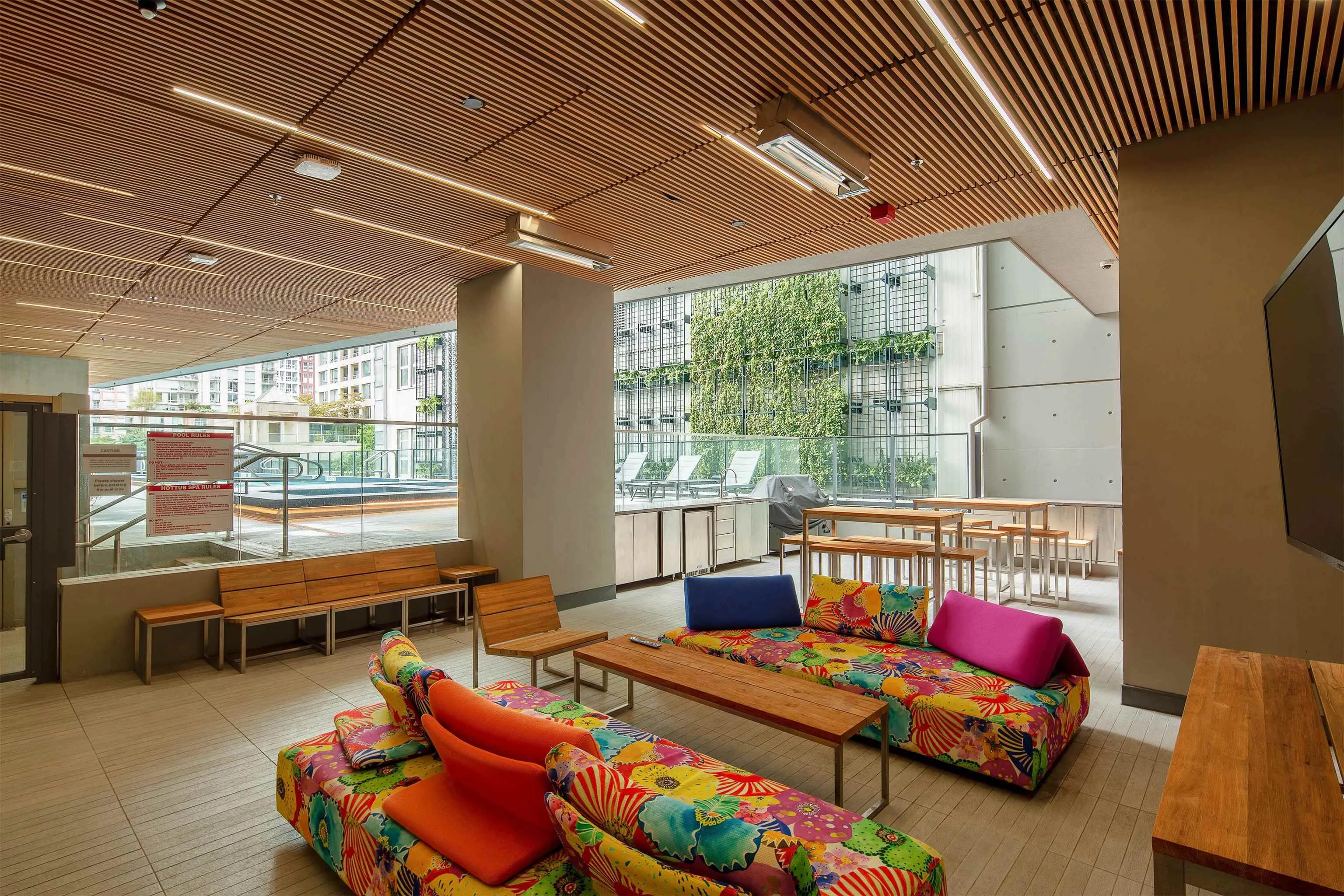 4202 777 Richards Street