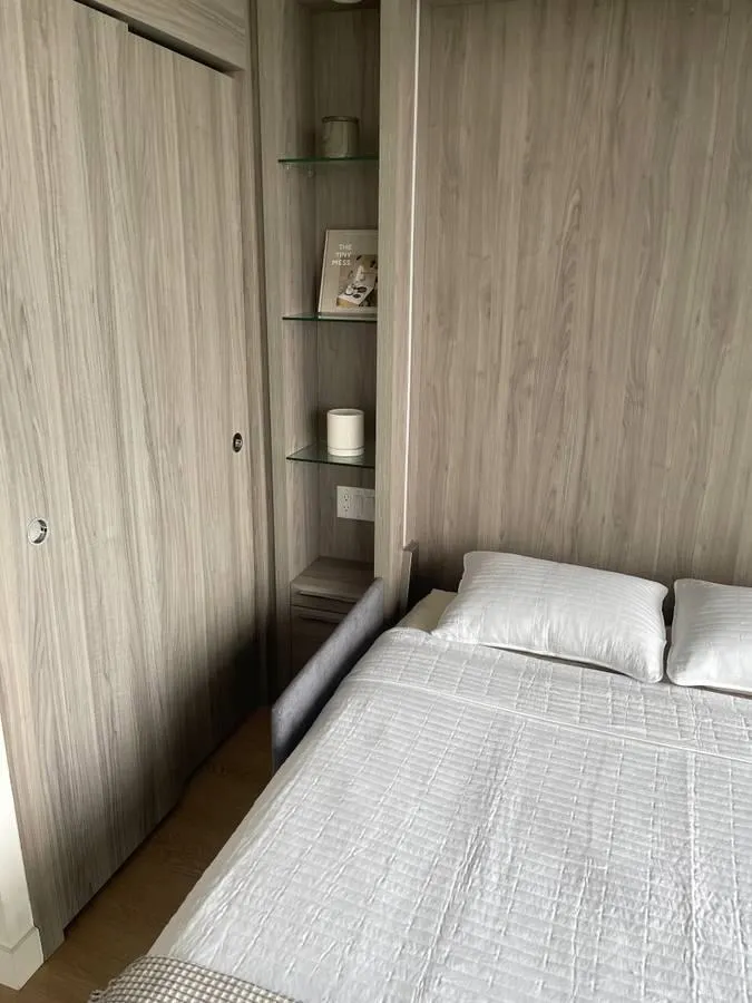 2010 89 Nelson Street