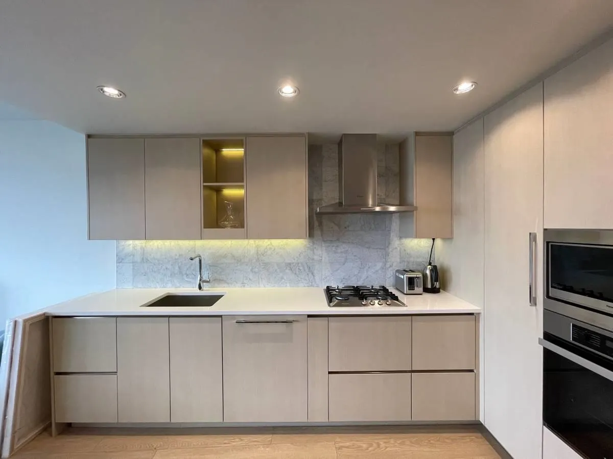 2010 89 Nelson Street