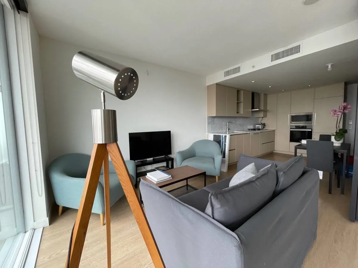 2010 89 Nelson Street