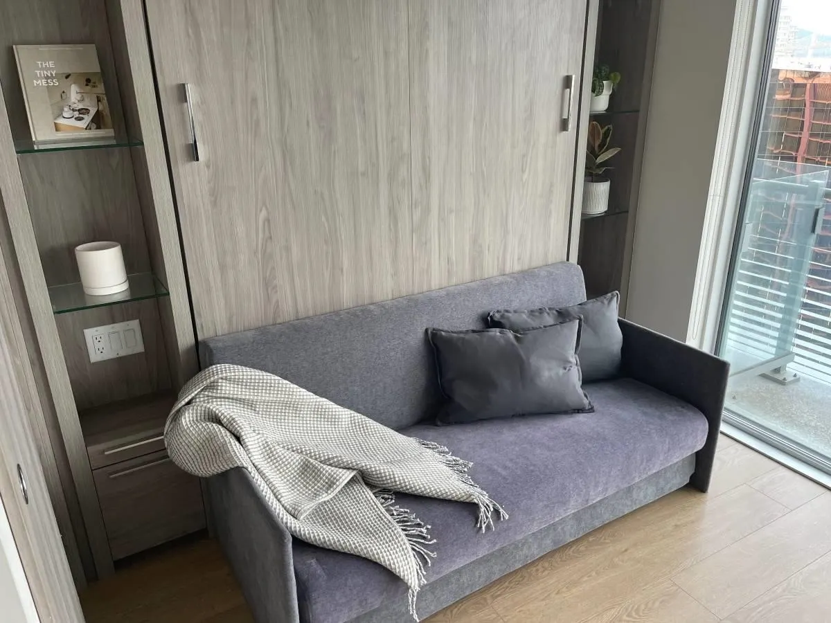 2010 89 Nelson Street