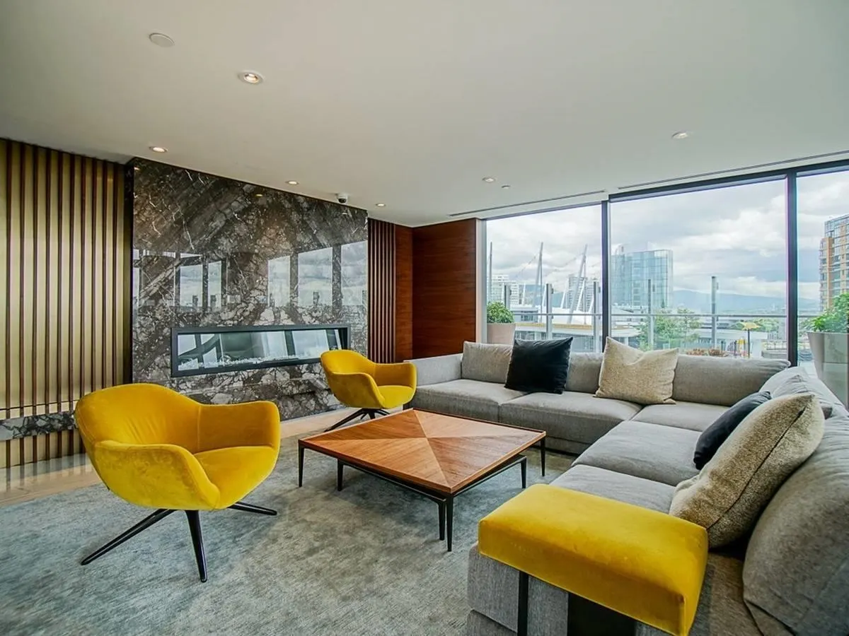 2010 89 Nelson Street