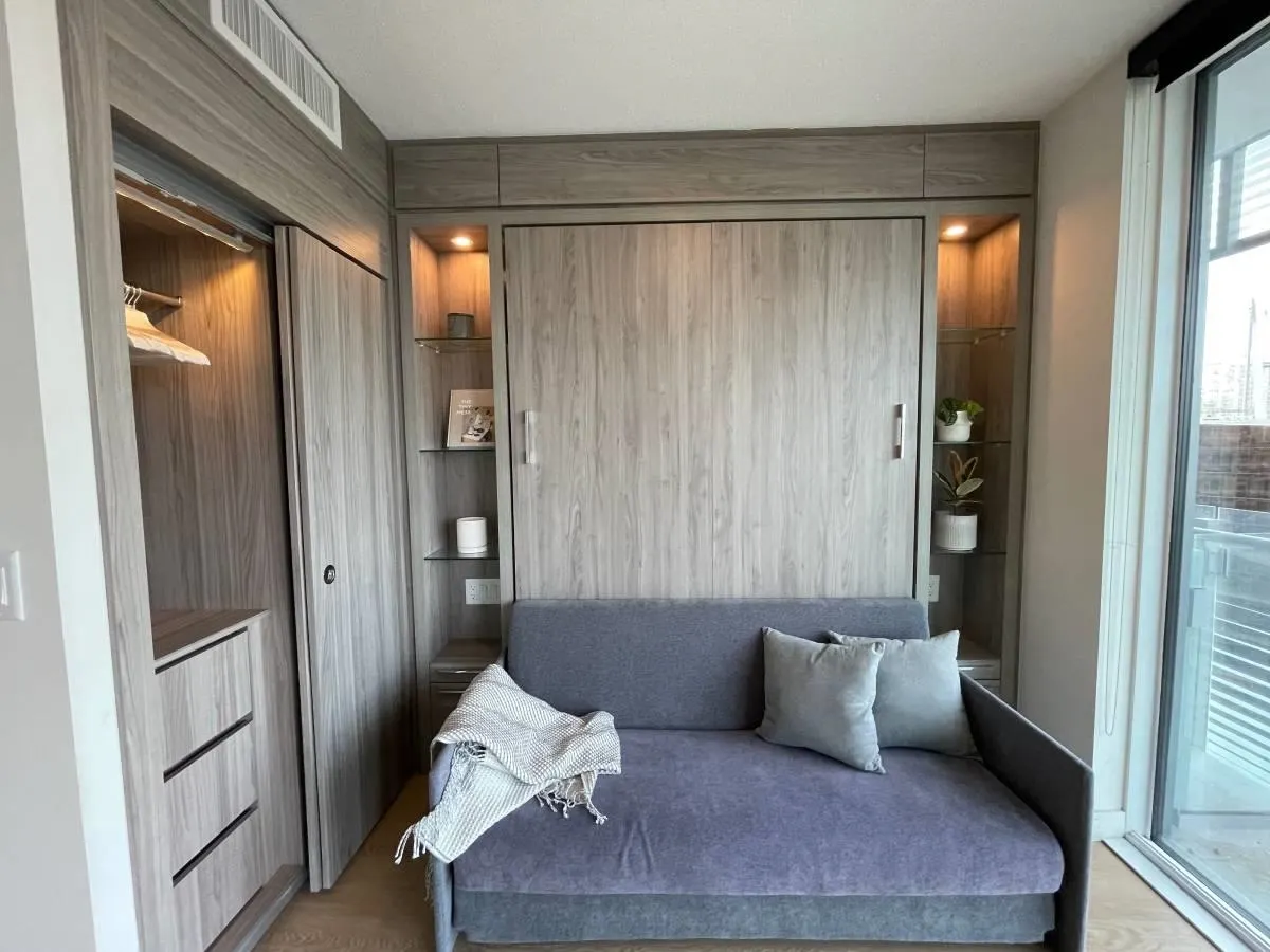 2010 89 Nelson Street