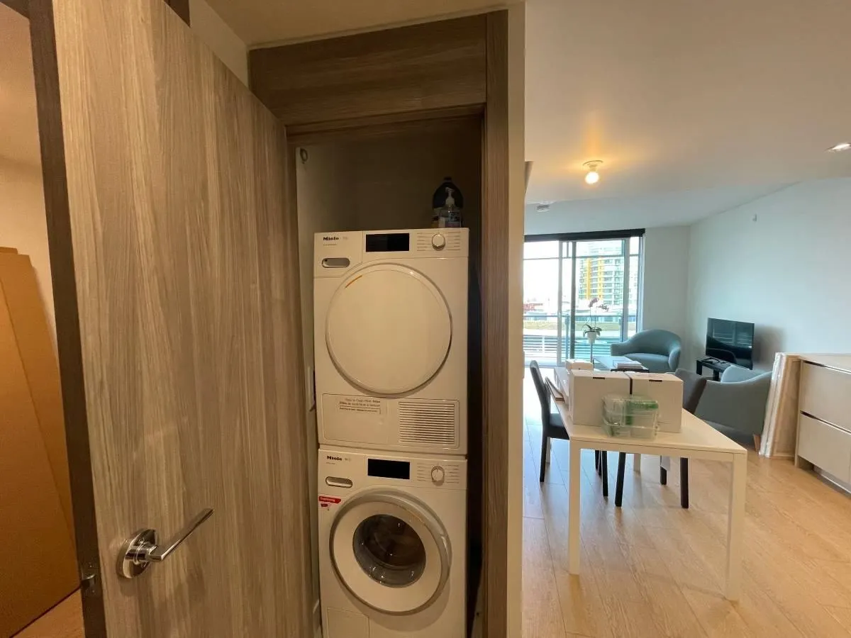 2010 89 Nelson Street