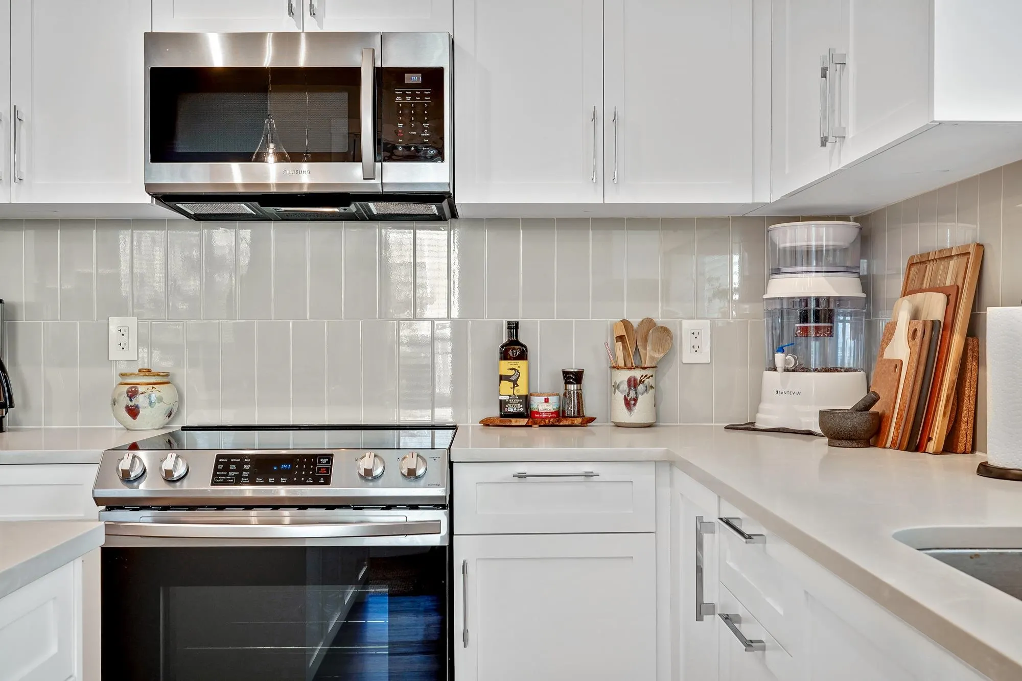 110 20356 72b Avenue