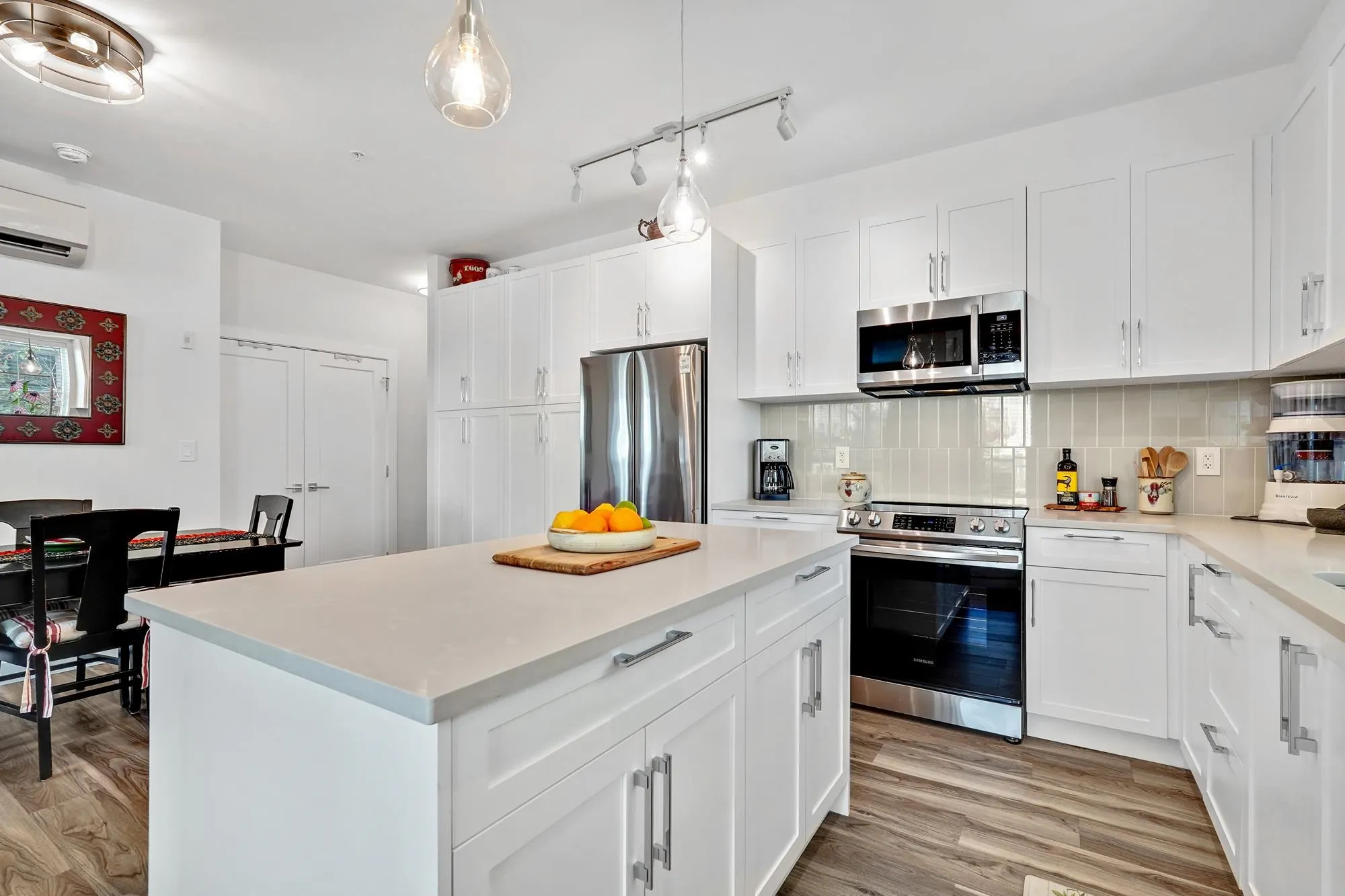 110 20356 72b Avenue