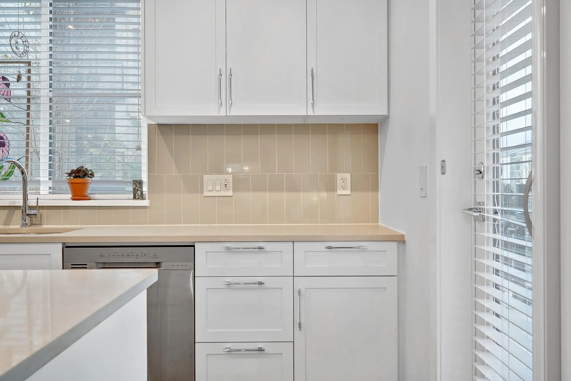 110 20356 72b Avenue