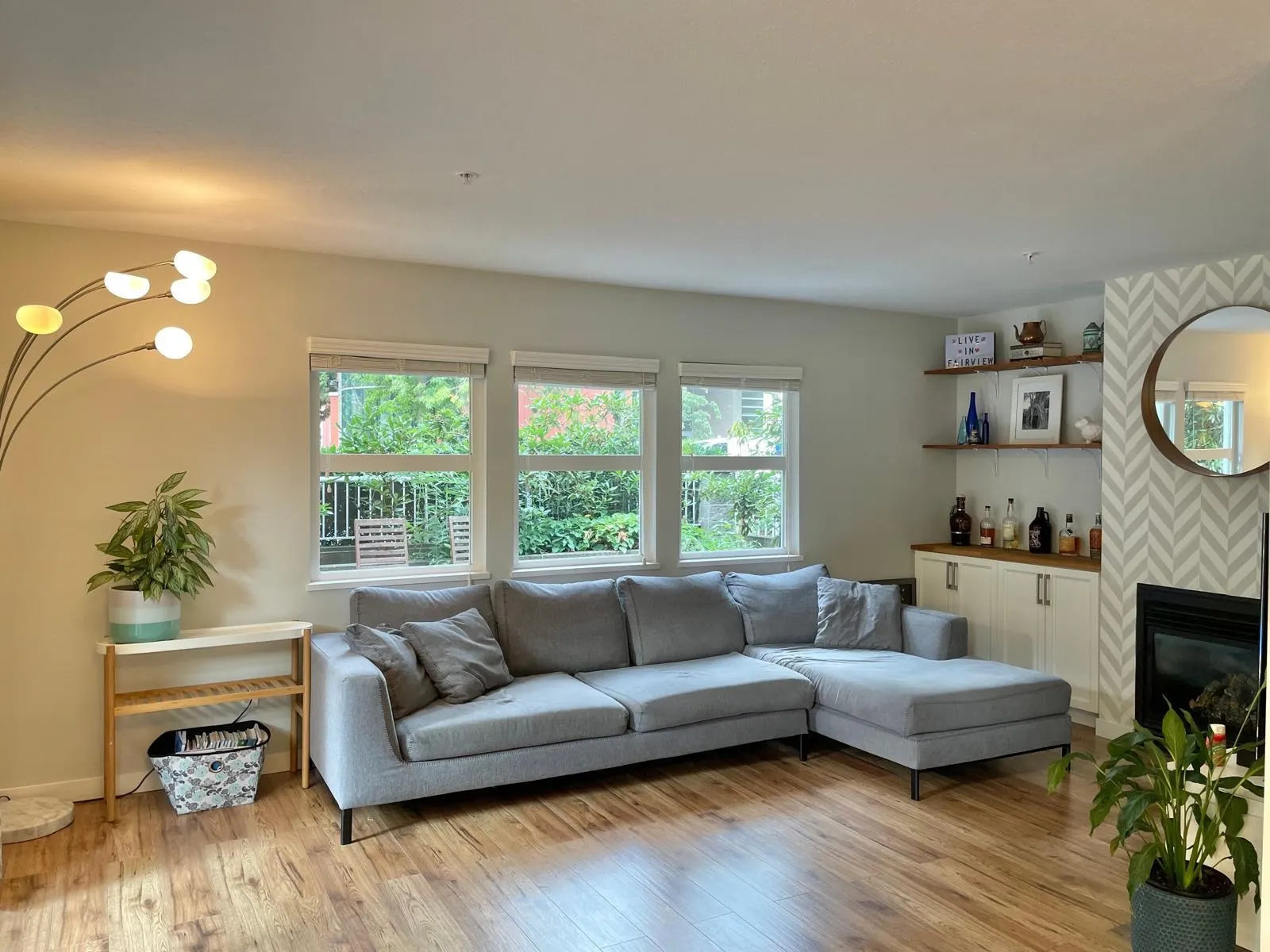 102 3008 Willow Street