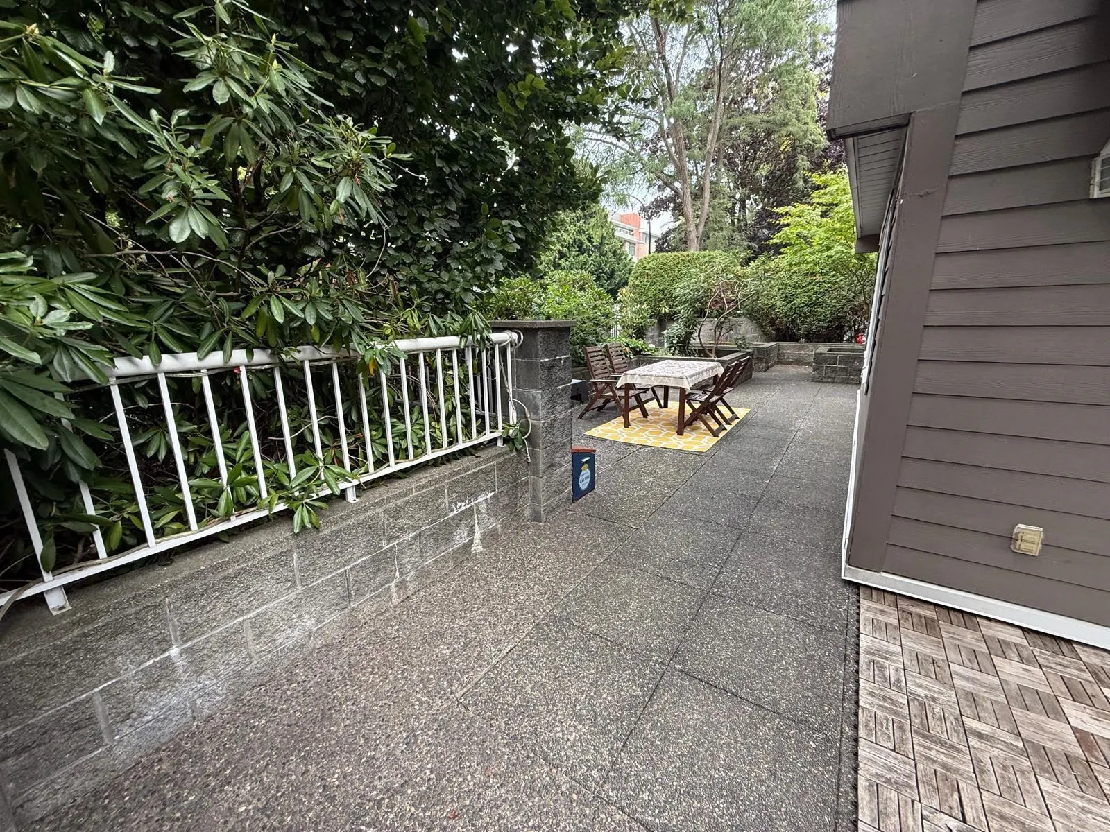 102 3008 Willow Street