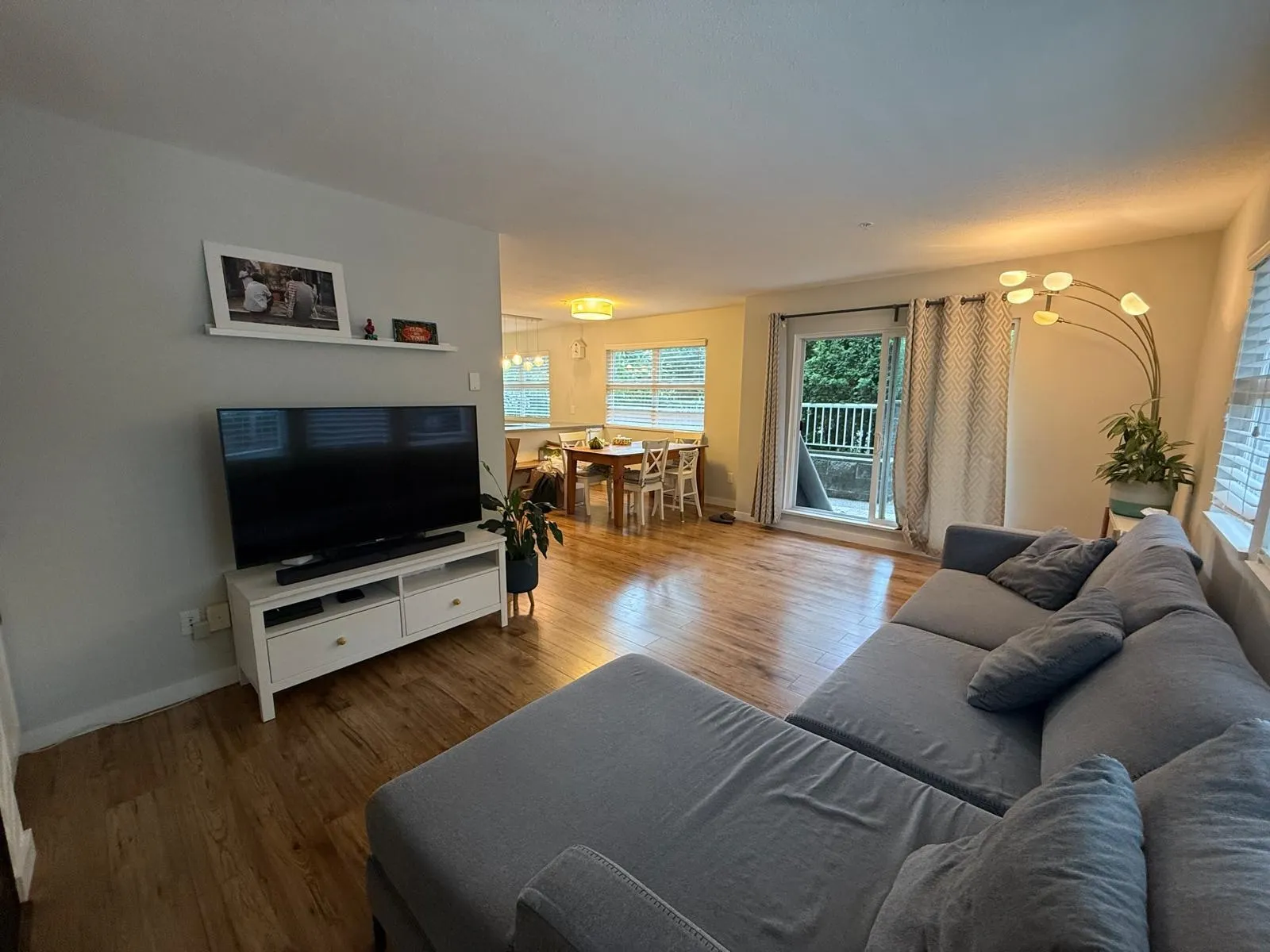 102 3008 Willow Street