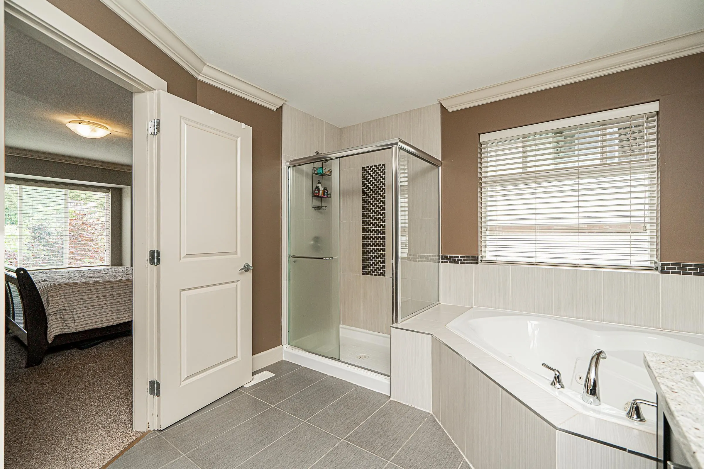 3387 Gislason Avenue